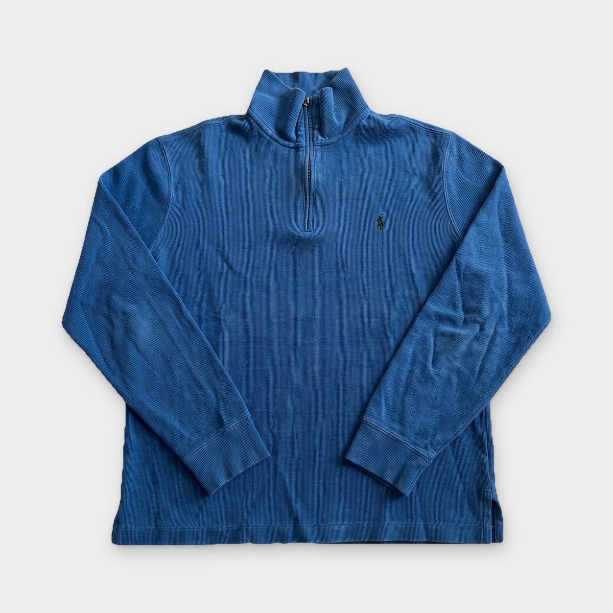 KI-Cover: Vintage Ralph Lauren Halfzip (S), aus unseren Fotos geglättet (KI-Ansicht nach unseren Fotos)