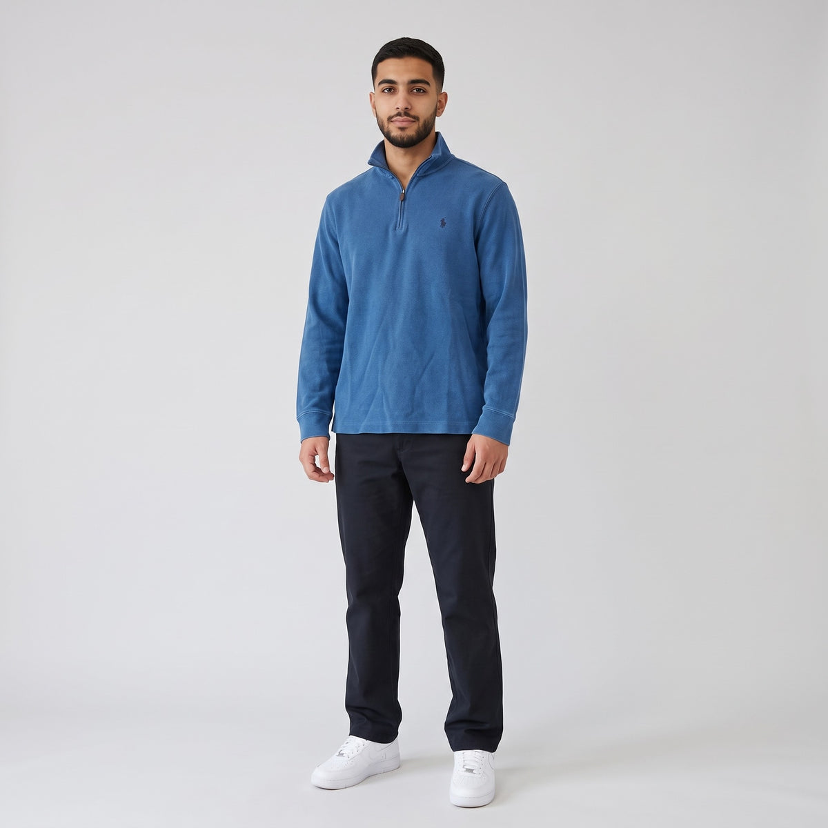 KI-Ansicht: Vintage Ralph Lauren Halfzip (S) getragen (KI-Visualisierung nach unseren Fotos)