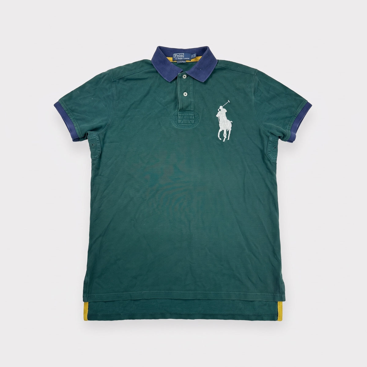 KI-Cover: Vintage Ralph Lauren Poloshirt (M)