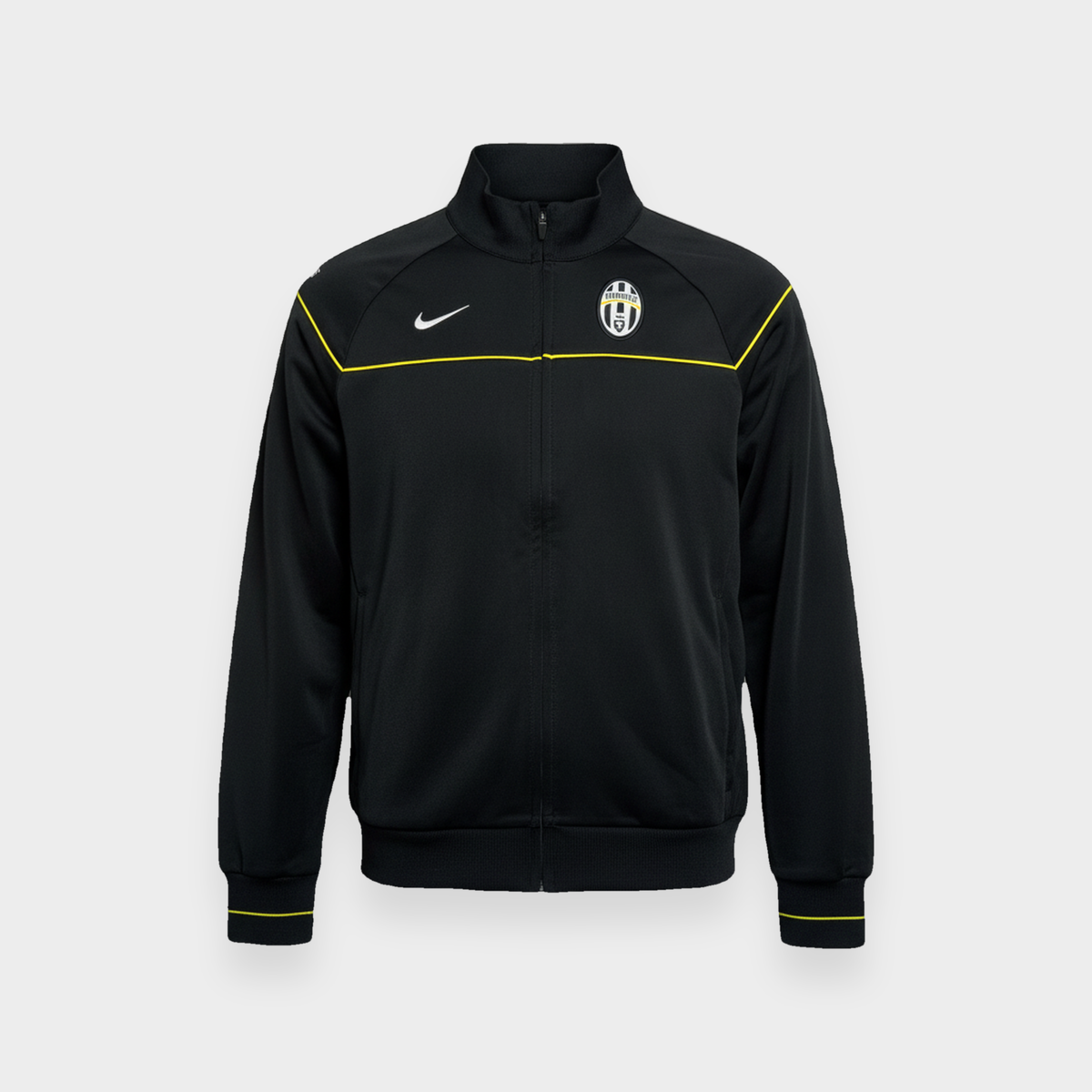 96VINTAGE Ghost-Mannequin — Vintage Nike Trackjacket (XL)
