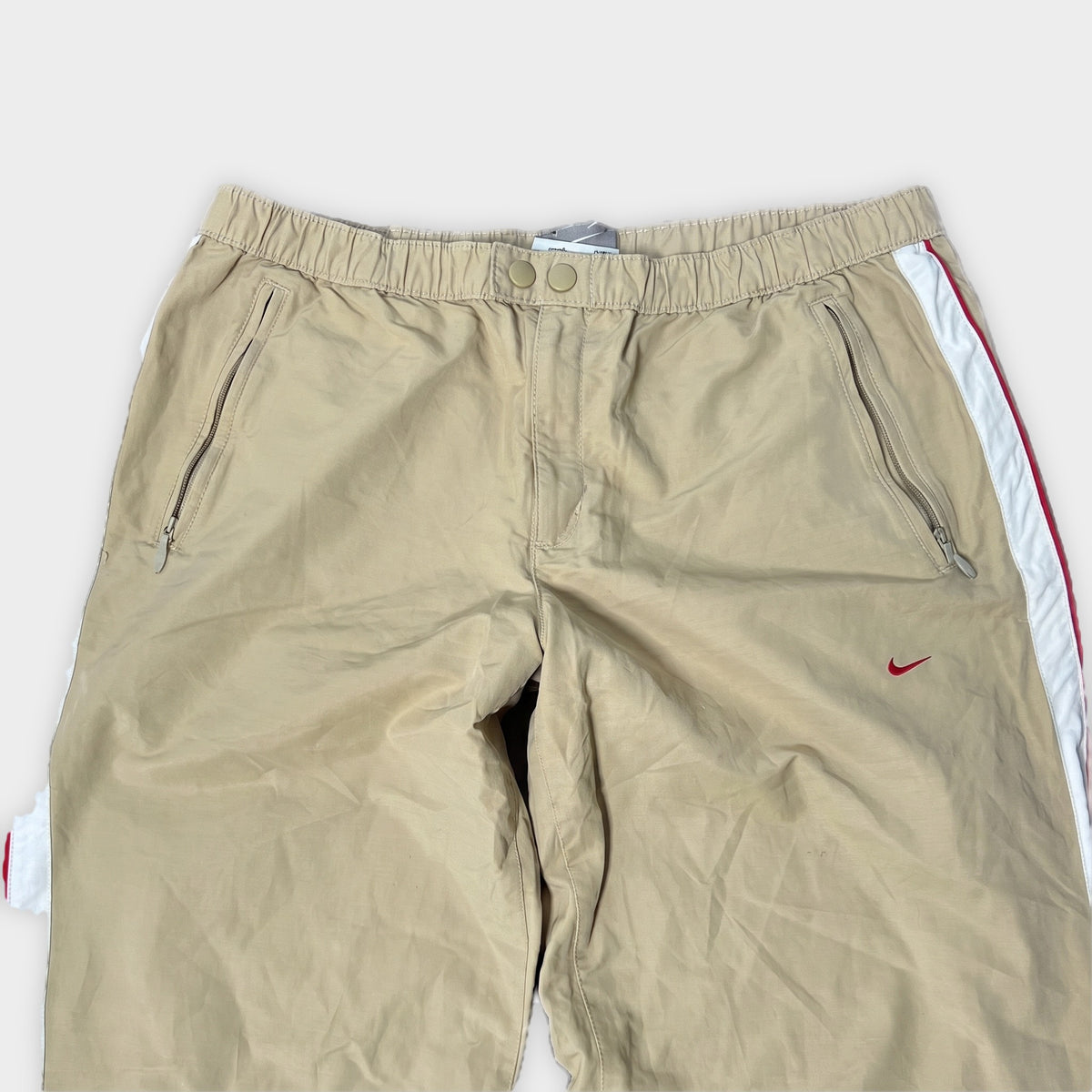 KI-Detail: Vintage Nike Trackpants (M), KI-Ansicht nach unseren Fotos