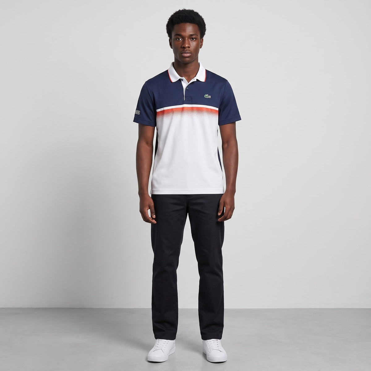 KI-Ansicht: Vintage Lacoste Poloshirt (S) getragen (KI-Visualisierung, Zustand siehe echte Fotos)