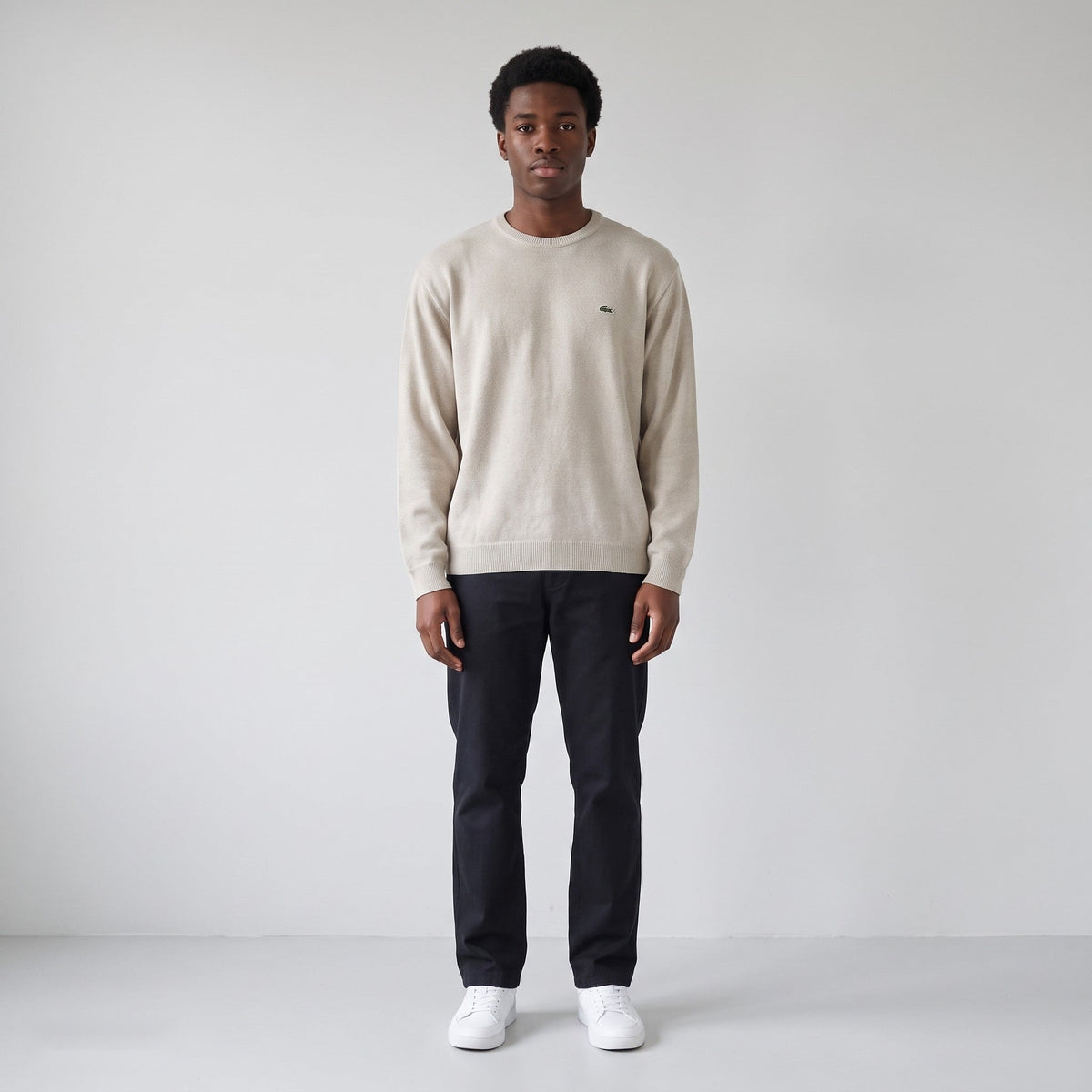 KI-Ansicht: Vintage Lacoste Sweater (L) getragen (KI-Visualisierung, Zustand siehe echte Fotos)