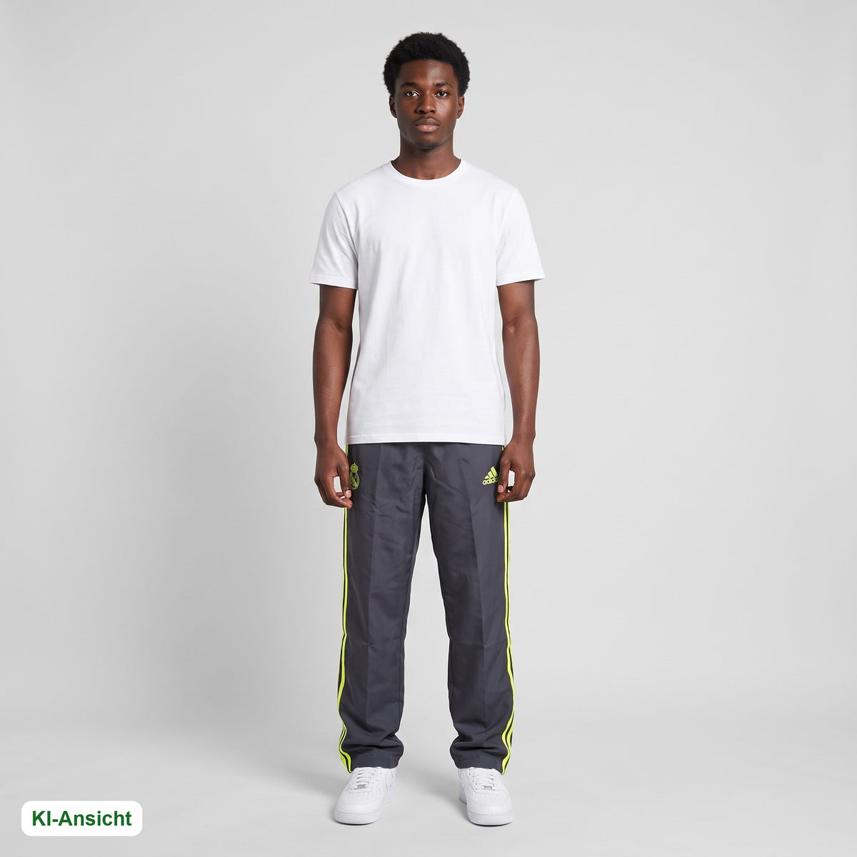 KI-Ansicht: Vintage Adidas Trackpants (S/M) getragen (KI-Visualisierung, Zustand siehe echte Fotos)
