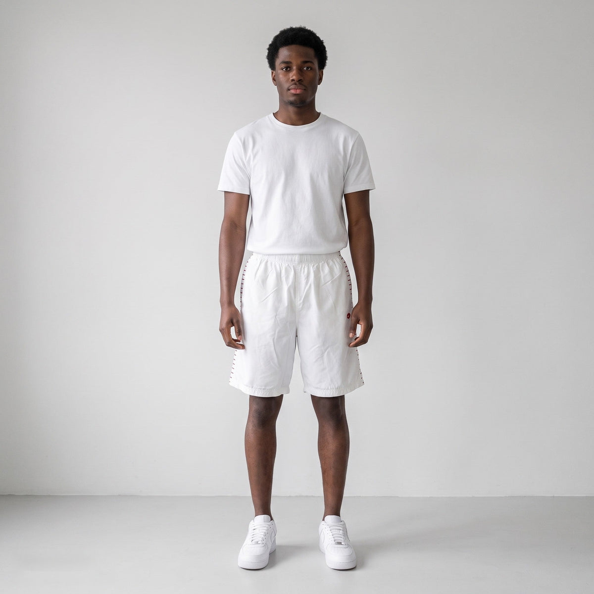 KI-Ansicht: Vintage Nike Shorts (L) getragen (KI-Visualisierung, Zustand siehe echte Fotos)