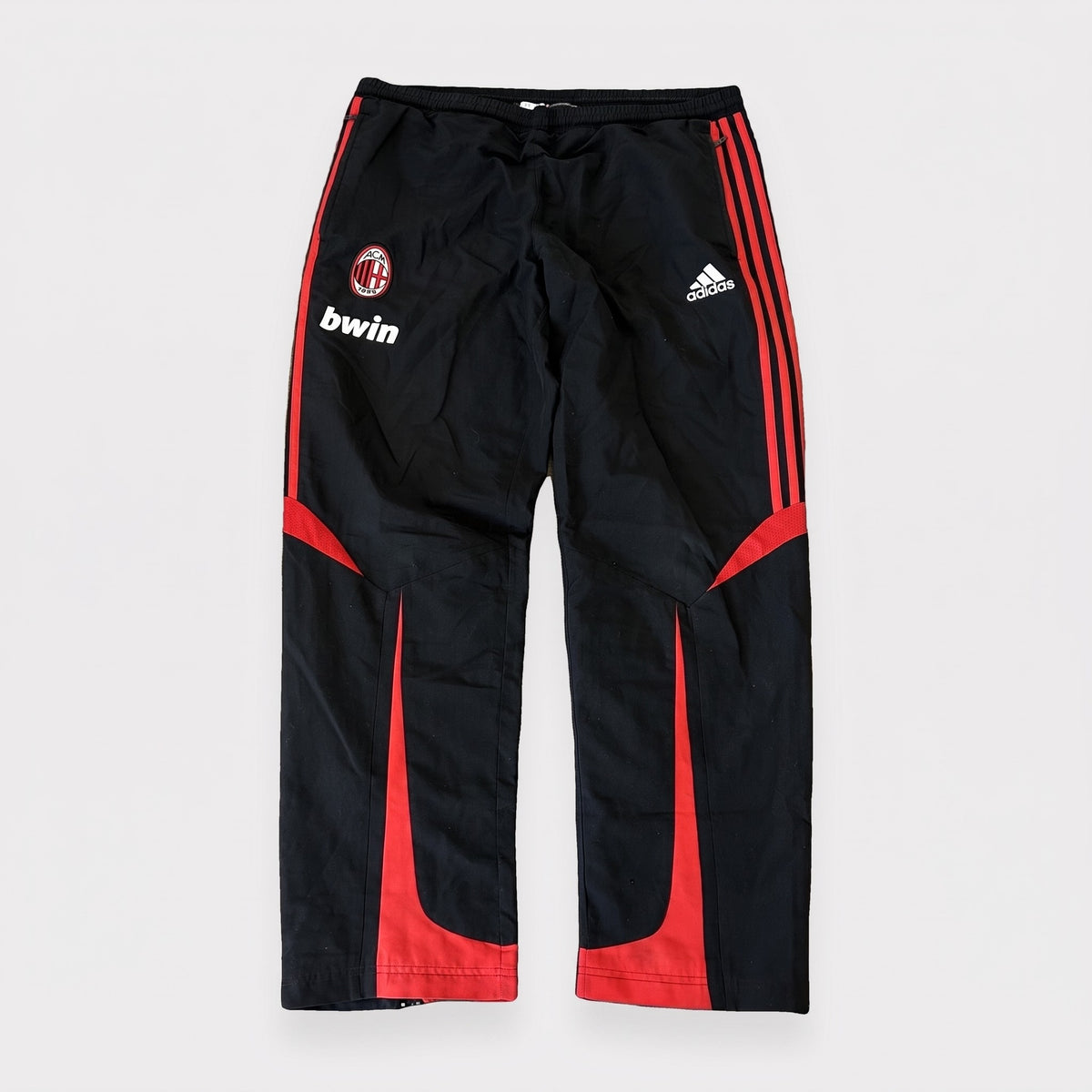 KI-Cover: Vintage Adidas Trackpants (M), aus unseren Fotos geglättet (Zustand siehe echte Fotos)