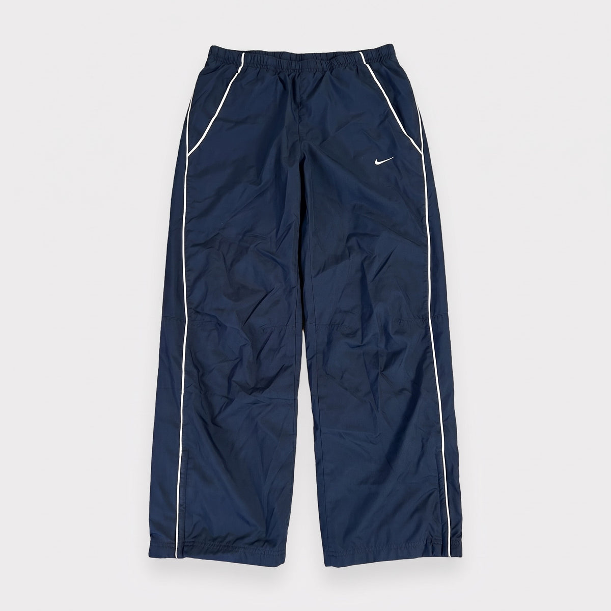 KI-Cover: Vintage Nike Trackpants (S), aus unseren Fotos geglättet (Zustand siehe echte Fotos)