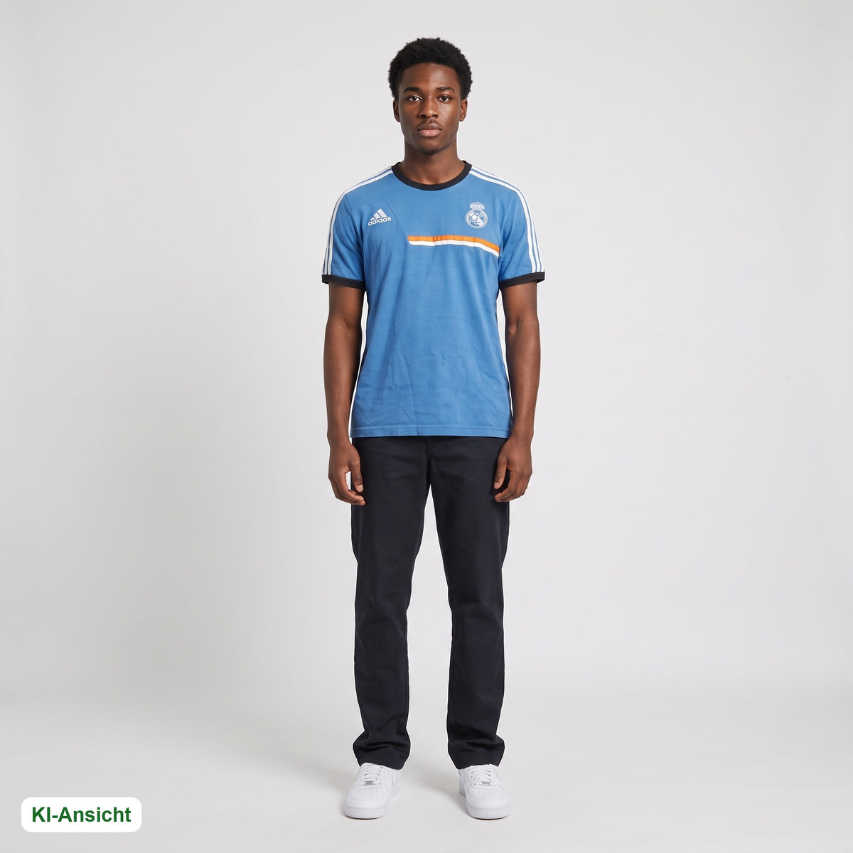 KI-Ansicht: Vintage Adidas T-Shirt (S) getragen (KI-Visualisierung, Zustand siehe echte Fotos)