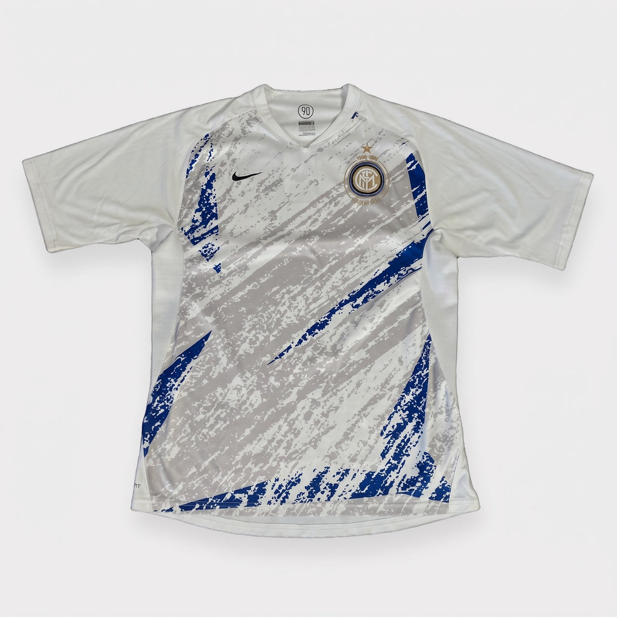 KI-Cover: Vintage Nike Trikot (M), aus unseren Fotos geglättet (Zustand siehe echte Fotos)