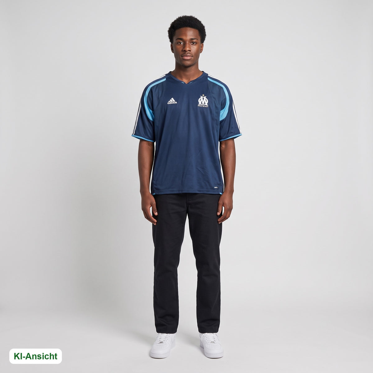 KI-Ansicht: Vintage Adidas Trikot (XL) getragen (KI-Visualisierung, Zustand siehe echte Fotos)