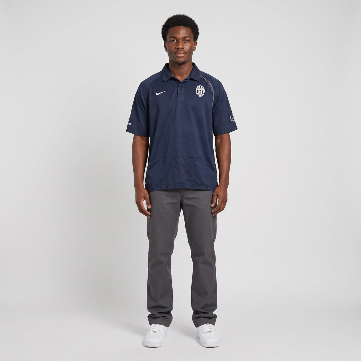 KI-Ansicht: Vintage Nike Poloshirt (XL) getragen (KI-Visualisierung, Zustand siehe echte Fotos)
