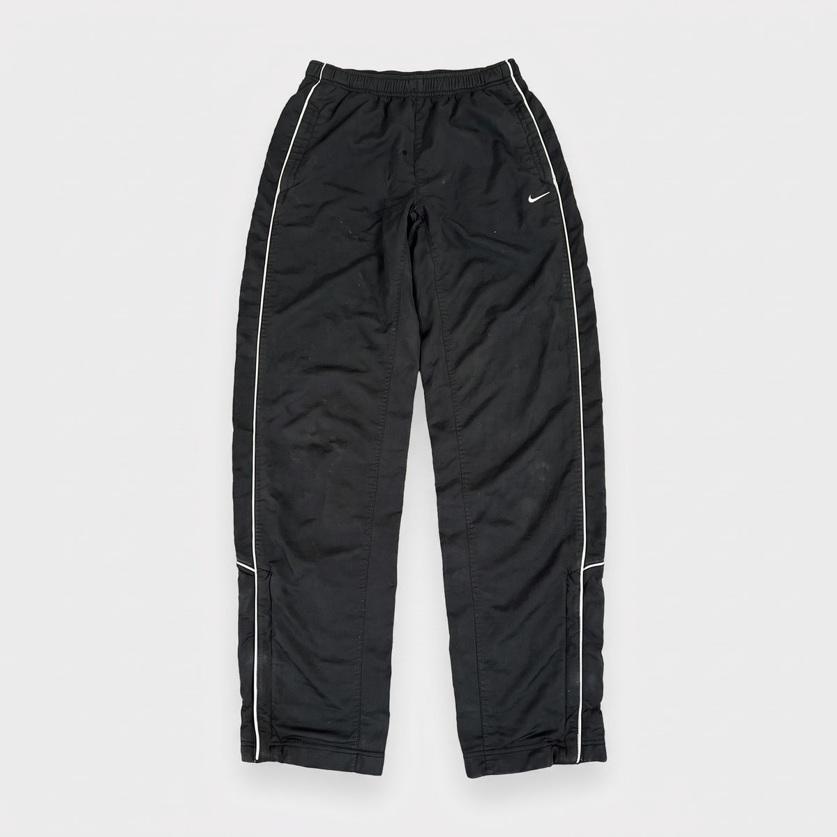 KI-Cover: Vintage Nike Trackpants (S), aus unseren Fotos geglättet (Zustand siehe echte Fotos)
