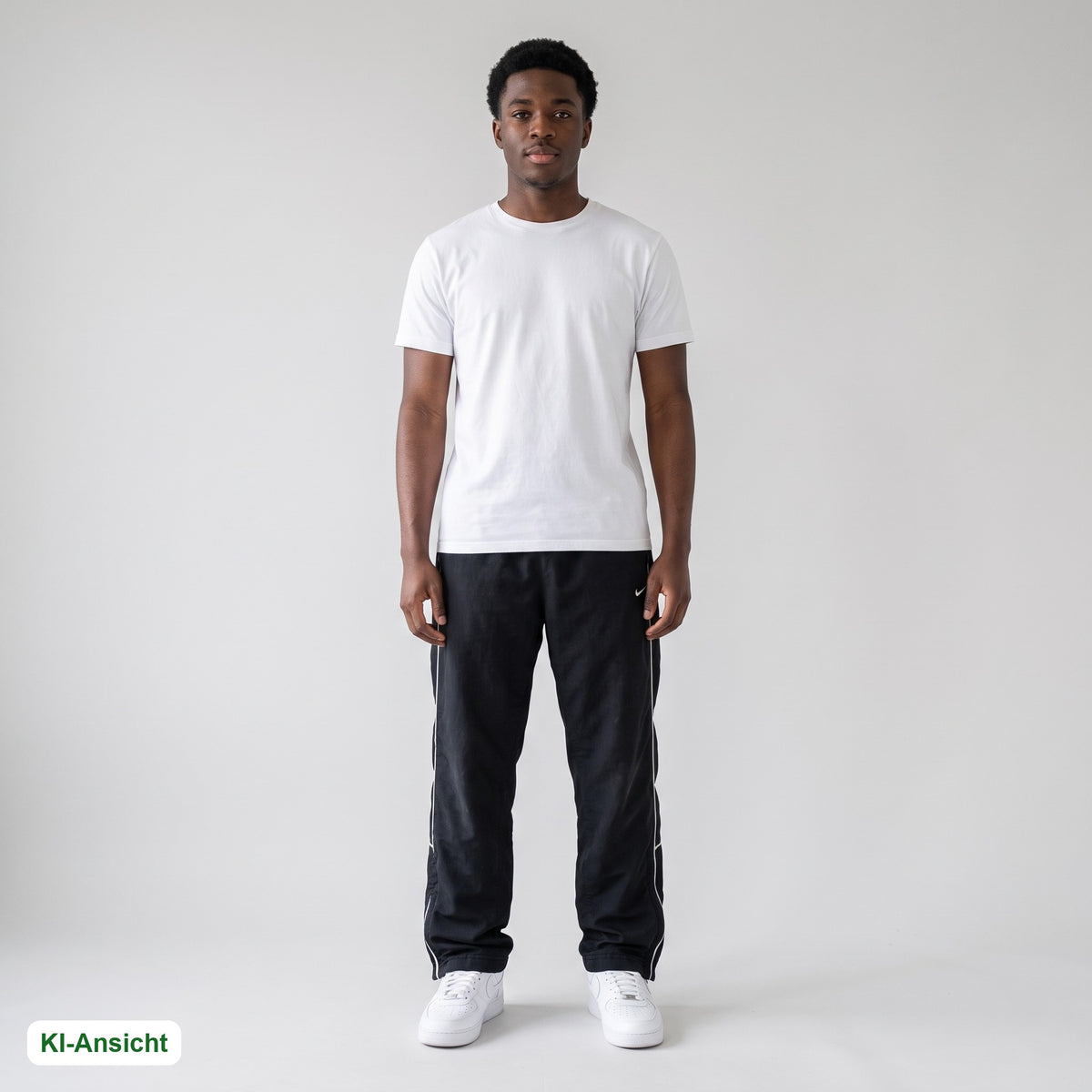 KI-Ansicht: Vintage Nike Trackpants (S) getragen (KI-Visualisierung, Zustand siehe echte Fotos)