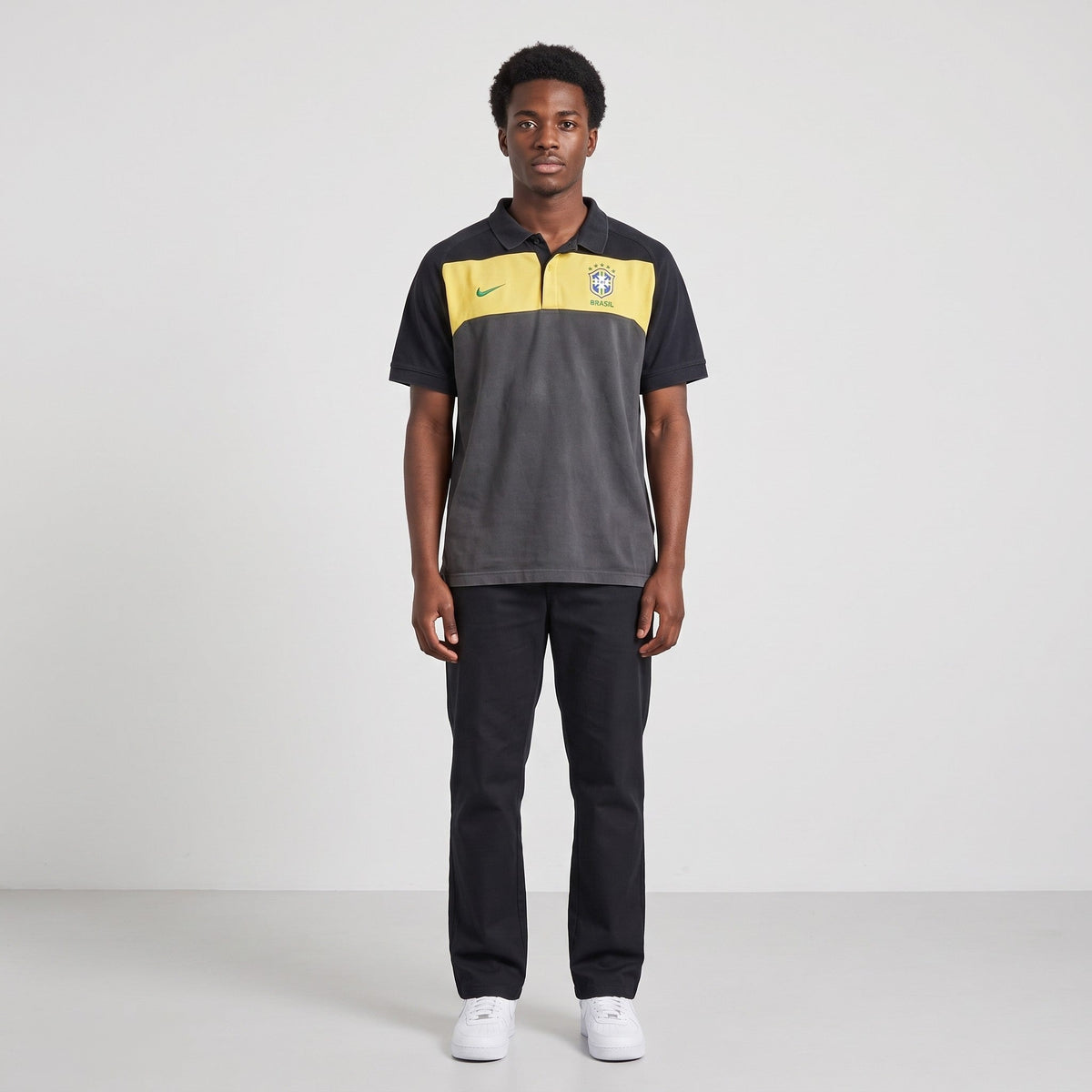 KI-Ansicht: Vintage Nike Poloshirt (XL) getragen (KI-Visualisierung, Zustand siehe echte Fotos)