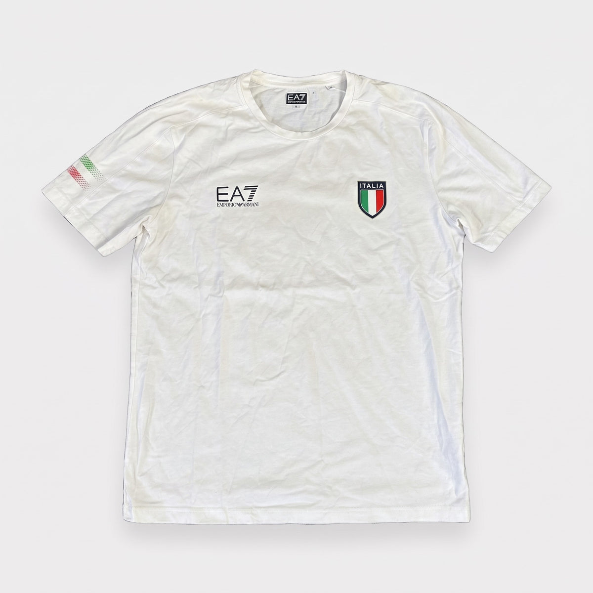 KI-Cover: Vintage Armani T-Shirt (L), aus unseren Fotos geglättet (Zustand siehe echte Fotos)