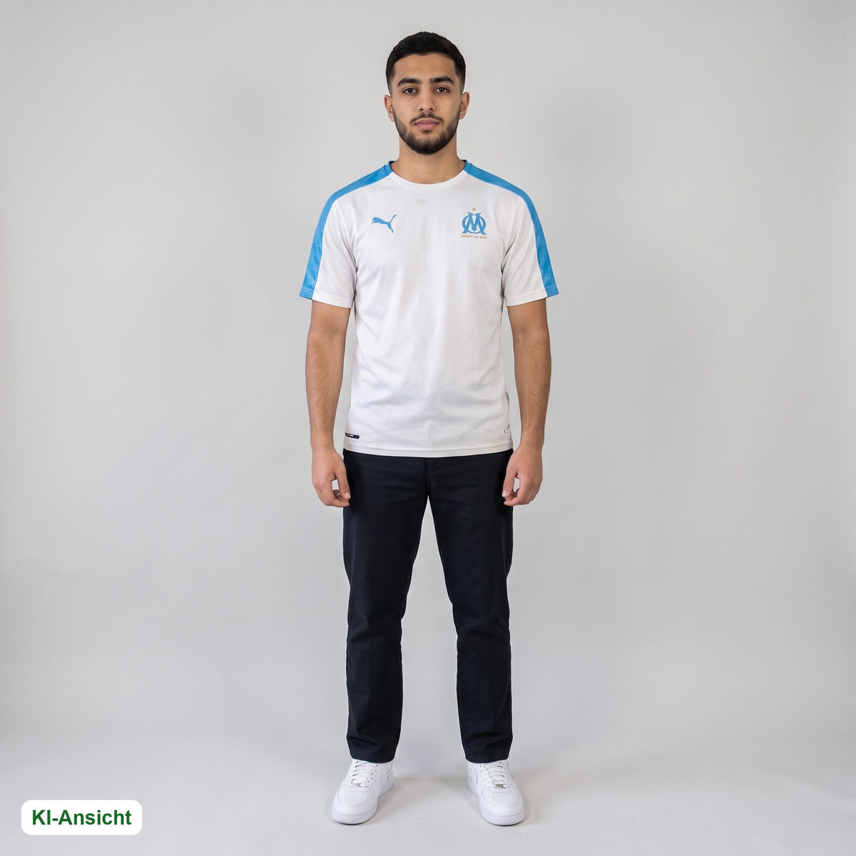 KI-Ansicht: Vintage Marseille Trikot (M) getragen (KI-Visualisierung, Zustand siehe echte Fotos)