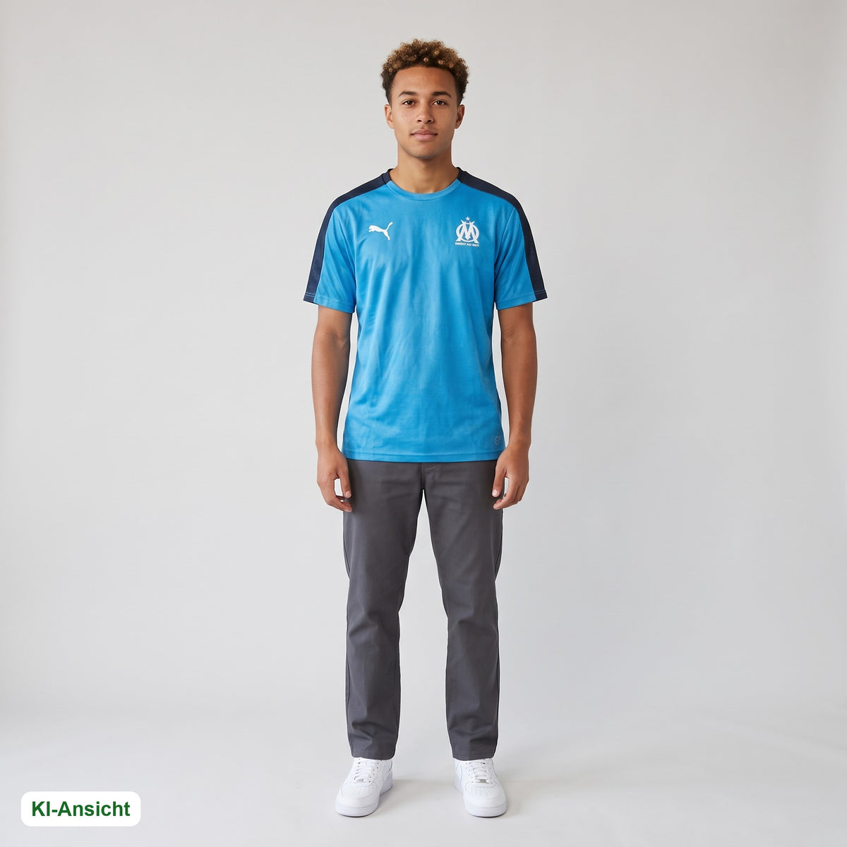 KI-Ansicht: Vintage Marseille Trikot (M) getragen (KI-Visualisierung, Zustand siehe echte Fotos)