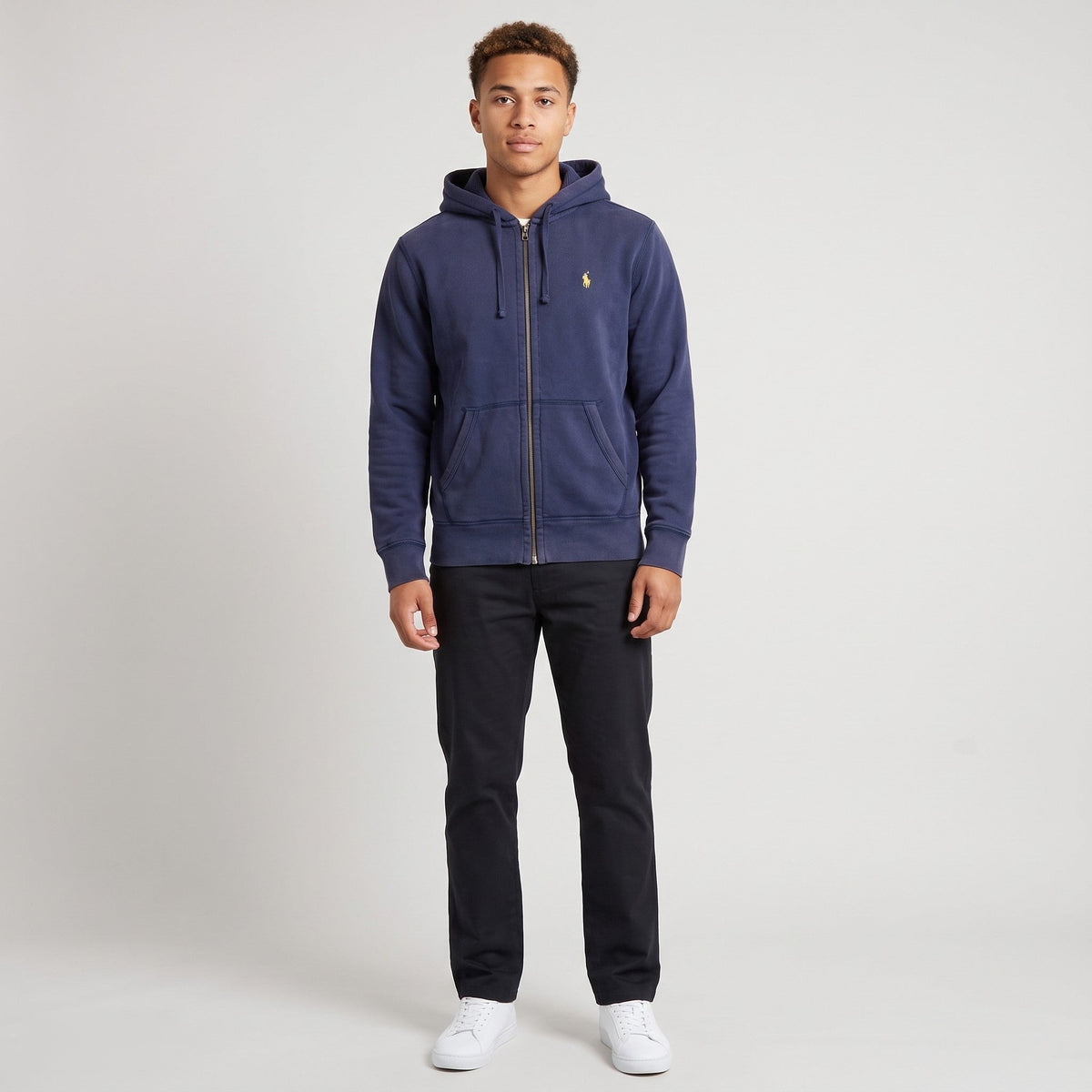 KI-Ansicht: Vintage Polo Ralph Lauren Hoodie (S) getragen (KI-Visualisierung, Zustand siehe echte Fotos)