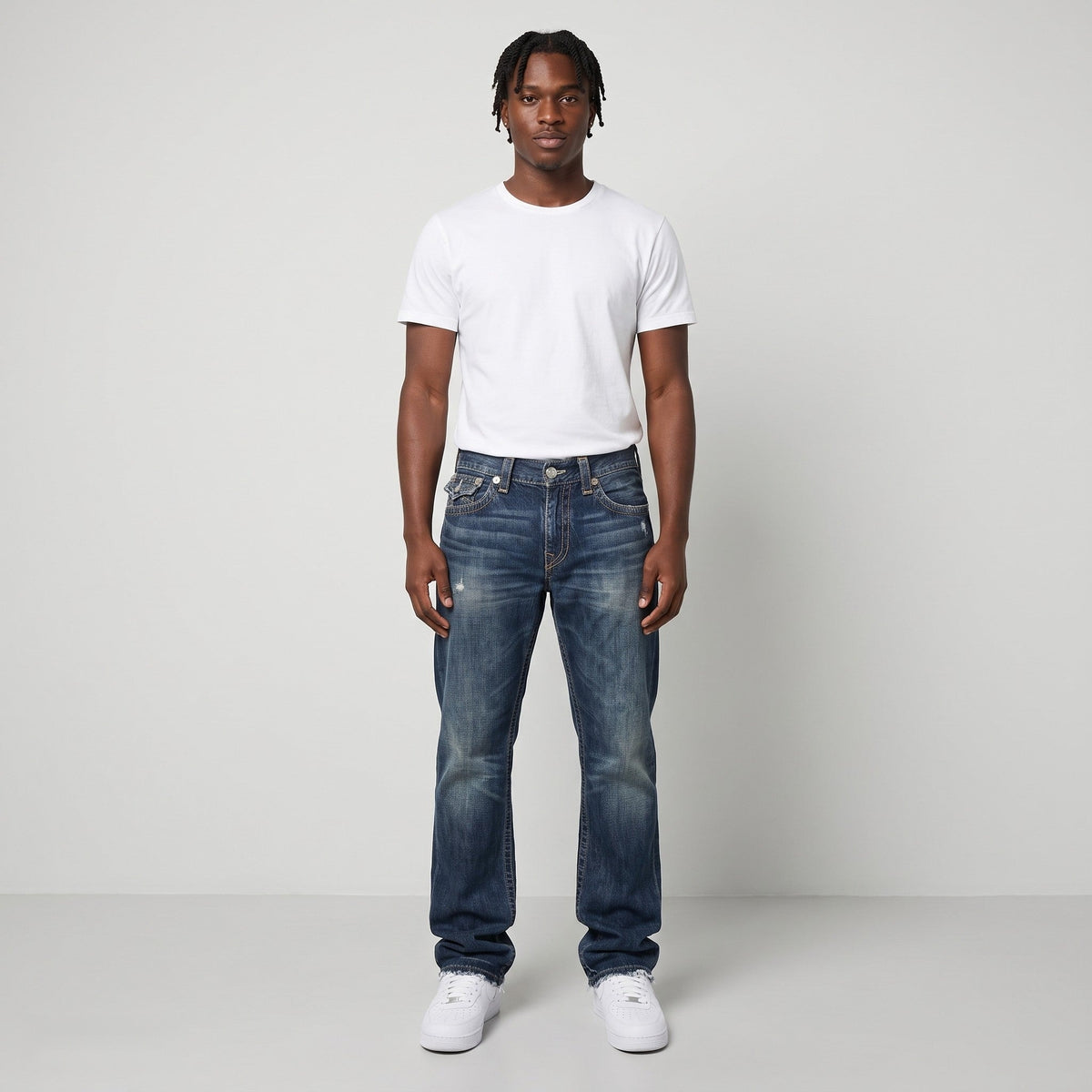 KI-Ansicht: Vintage True Religion Jeans (W33 L33) getragen (KI-Visualisierung, Zustand siehe echte Fotos)