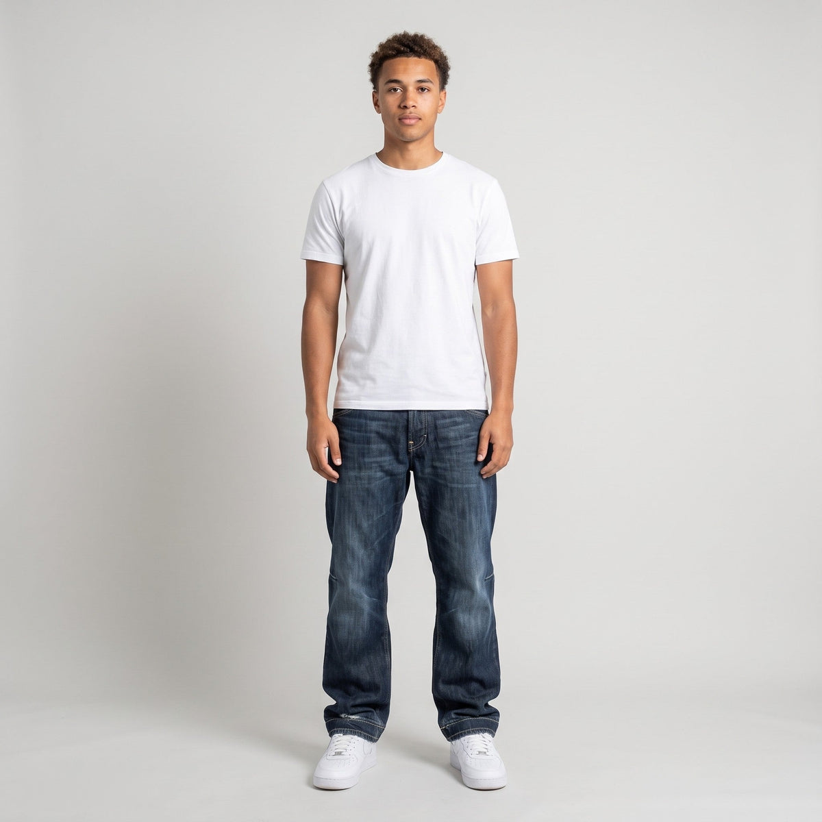KI-Ansicht: Vintage G-Star Jeans (W36 L33) getragen (KI-Visualisierung, Zustand siehe echte Fotos)