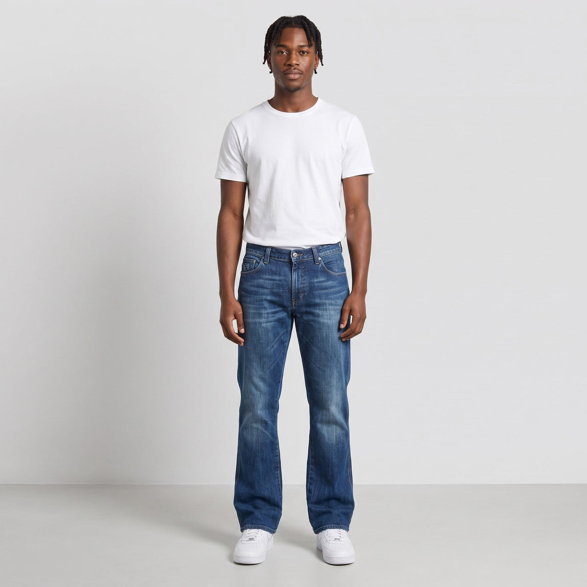 KI-Ansicht: Vintage Armani Jeans (W27 L30) getragen (KI-Visualisierung, Zustand siehe echte Fotos)