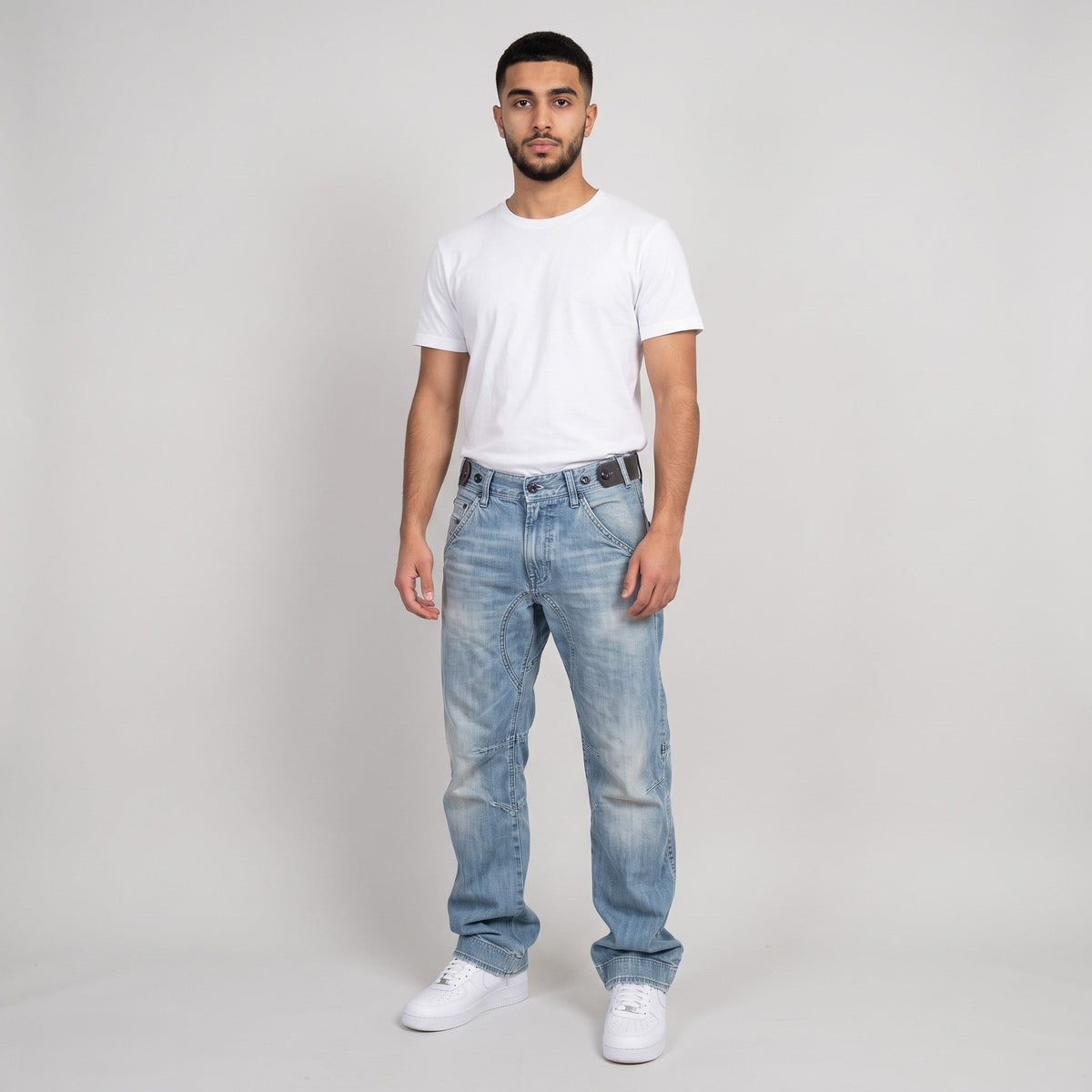 KI-Ansicht: Vintage G-Star Jeans (W33 L34) getragen (KI-Visualisierung, Zustand siehe echte Fotos)