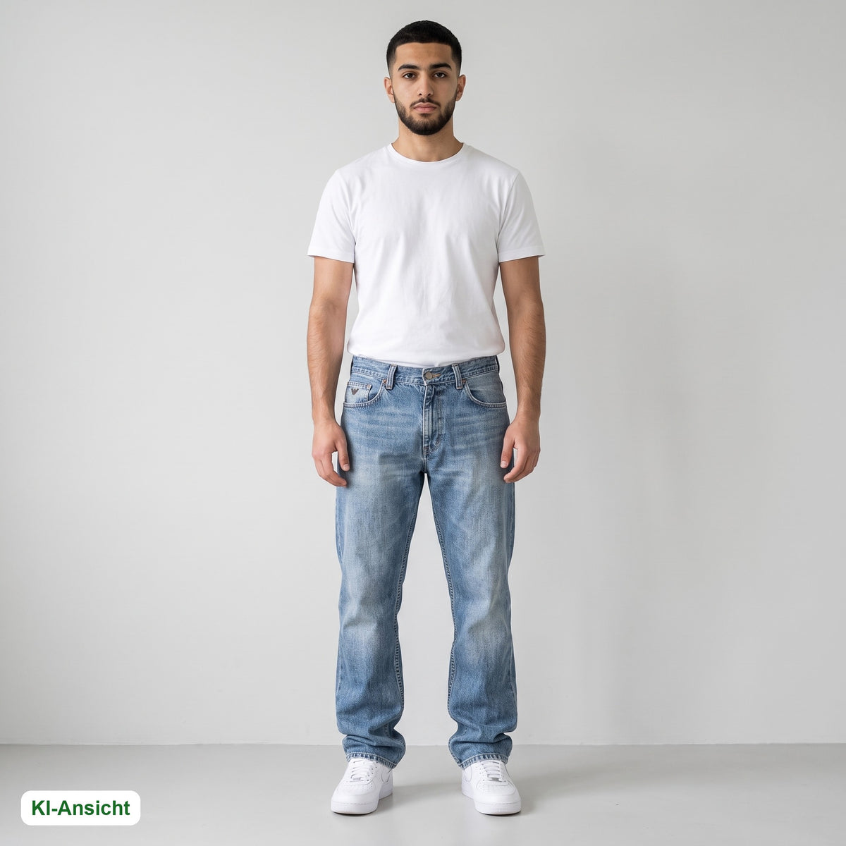 KI-Ansicht: Vintage Armani Jeans (W32 L33) getragen (KI-Visualisierung, Zustand siehe echte Fotos)