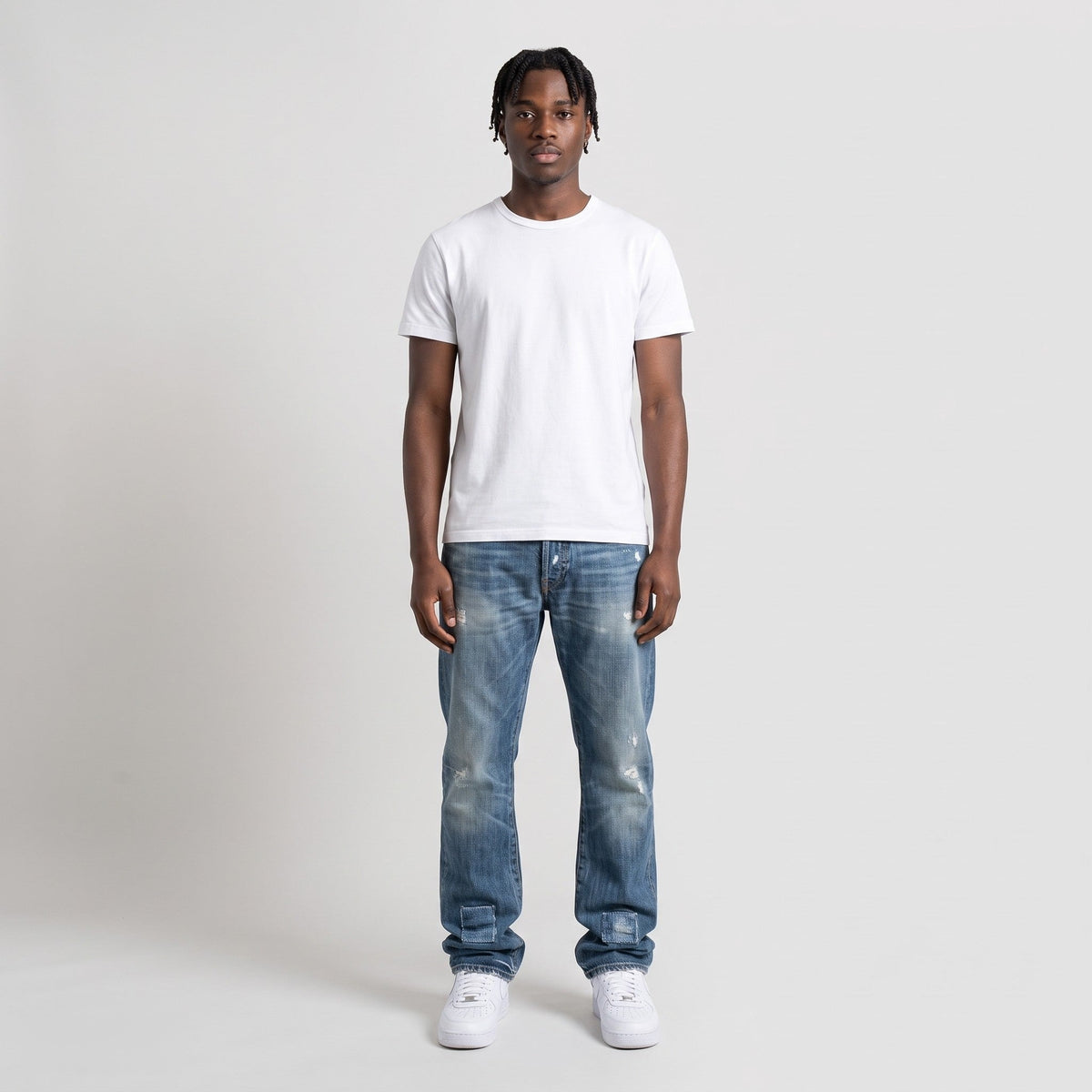 KI-Ansicht: Vintage Replay Jeans (W33 L37) getragen (KI-Visualisierung, Zustand siehe echte Fotos)