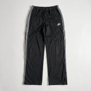 KI-Cover: Vintage Nike Trackpants (S), aus unseren Fotos geglättet (Zustand siehe echte Fotos)