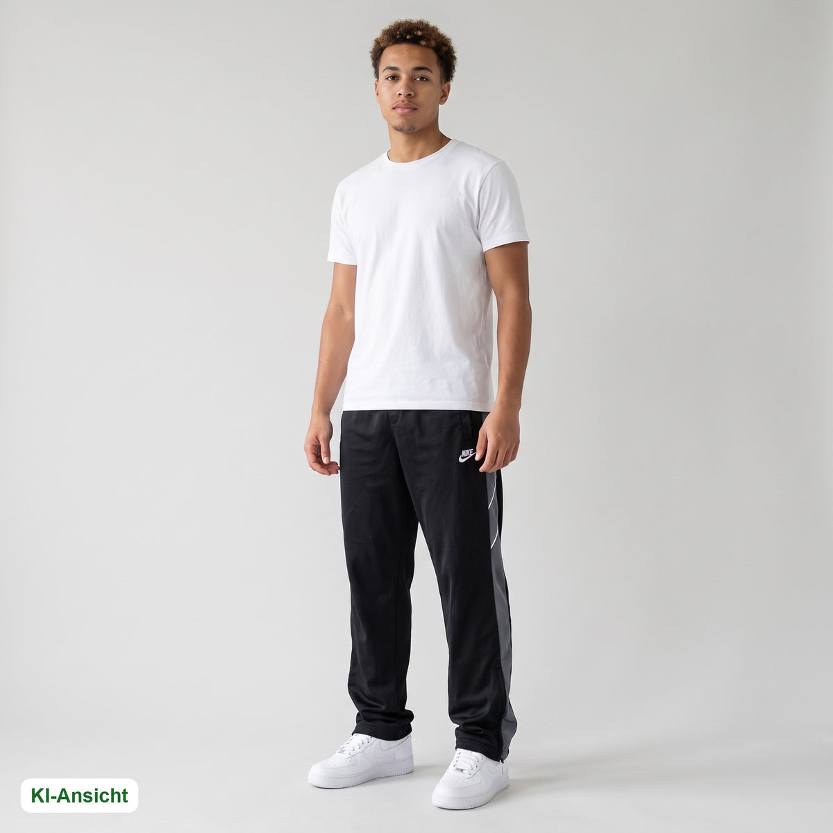 KI-Ansicht: Vintage Nike Trackpants (S) getragen (KI-Visualisierung, Zustand siehe echte Fotos)