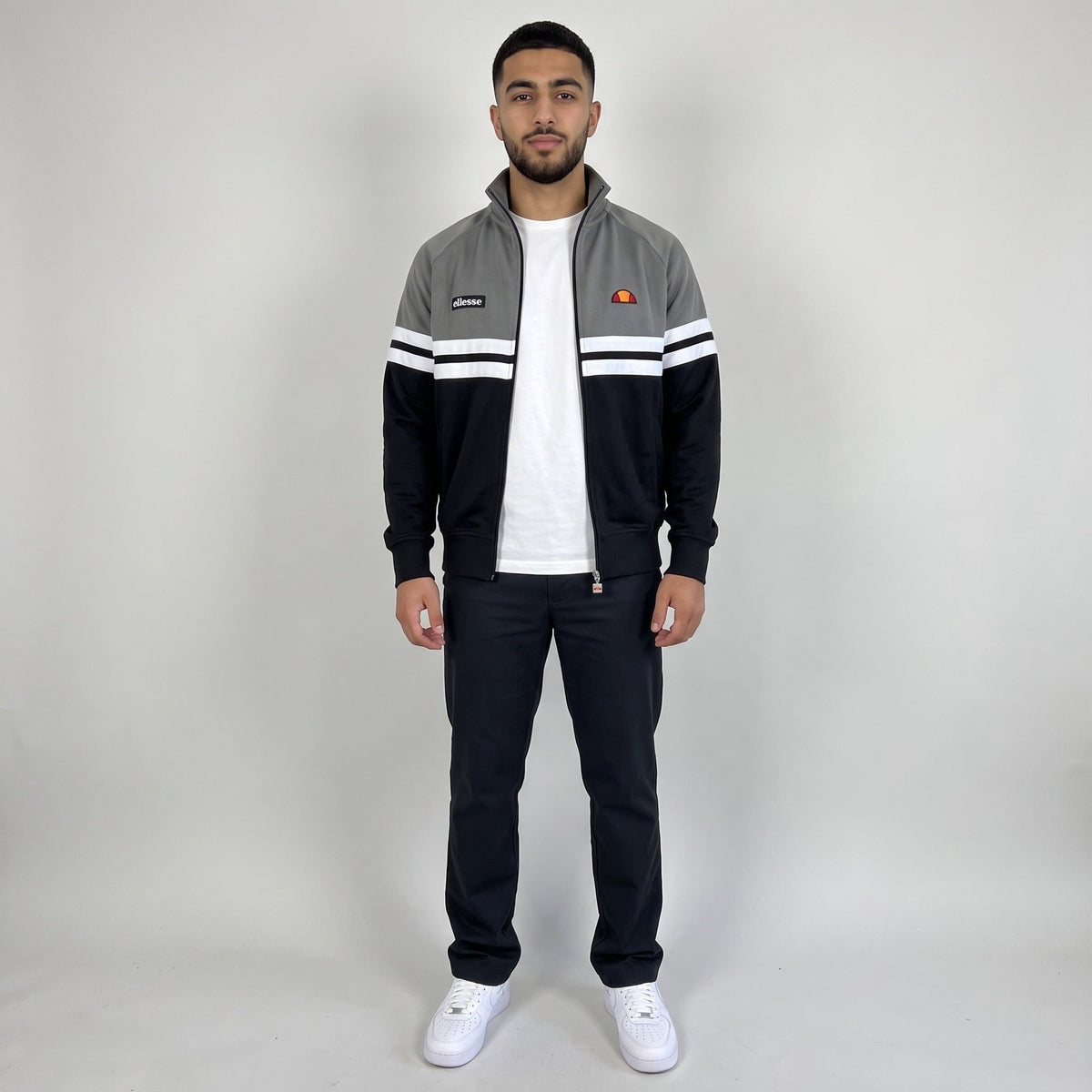 KI-Ansicht: Vintage ellesse Trackjacket (S) getragen (KI-Visualisierung, Zustand siehe echte Fotos)