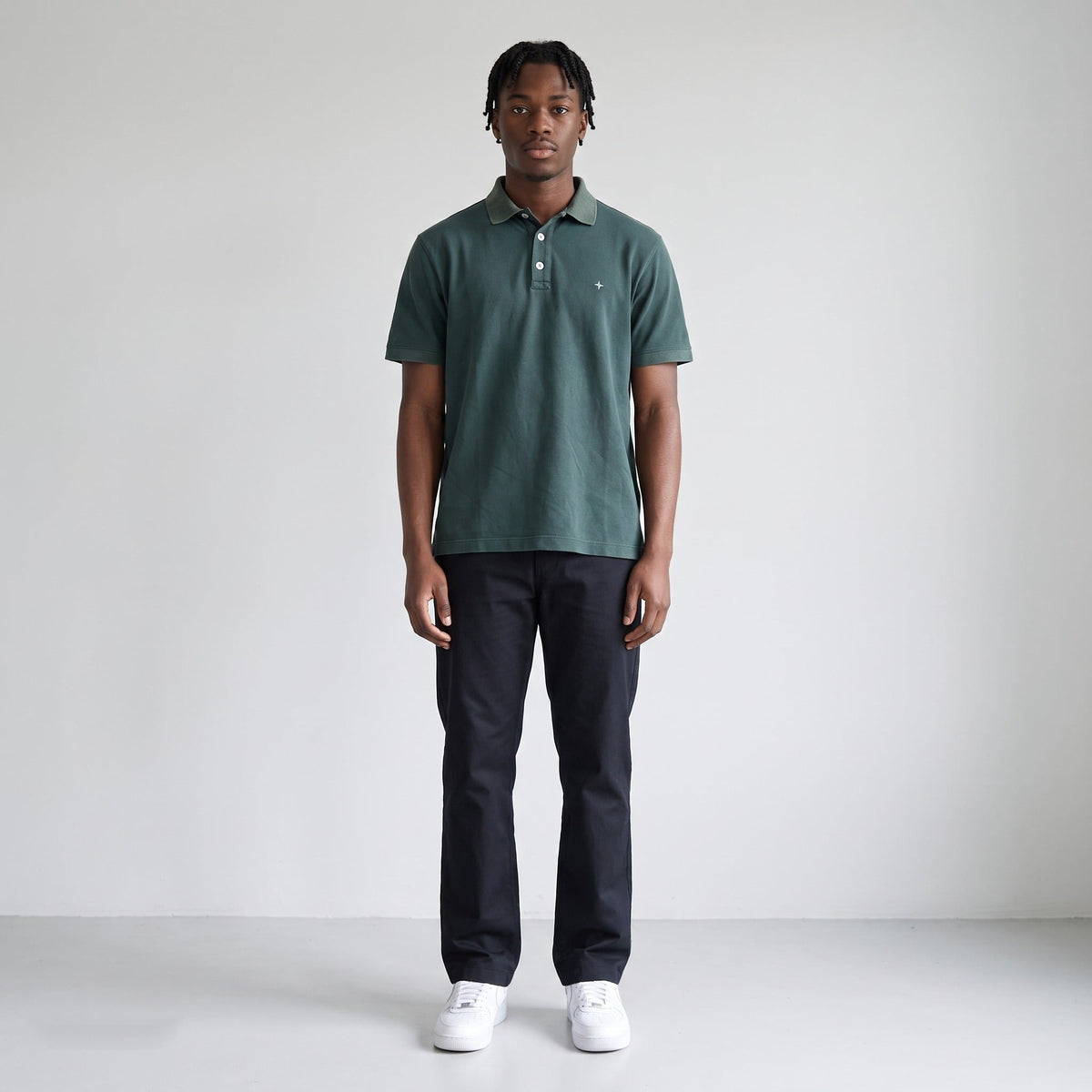 KI-Ansicht: Vintage Stone Island Poloshirt (M) getragen (KI-Visualisierung, Zustand siehe echte Fotos)