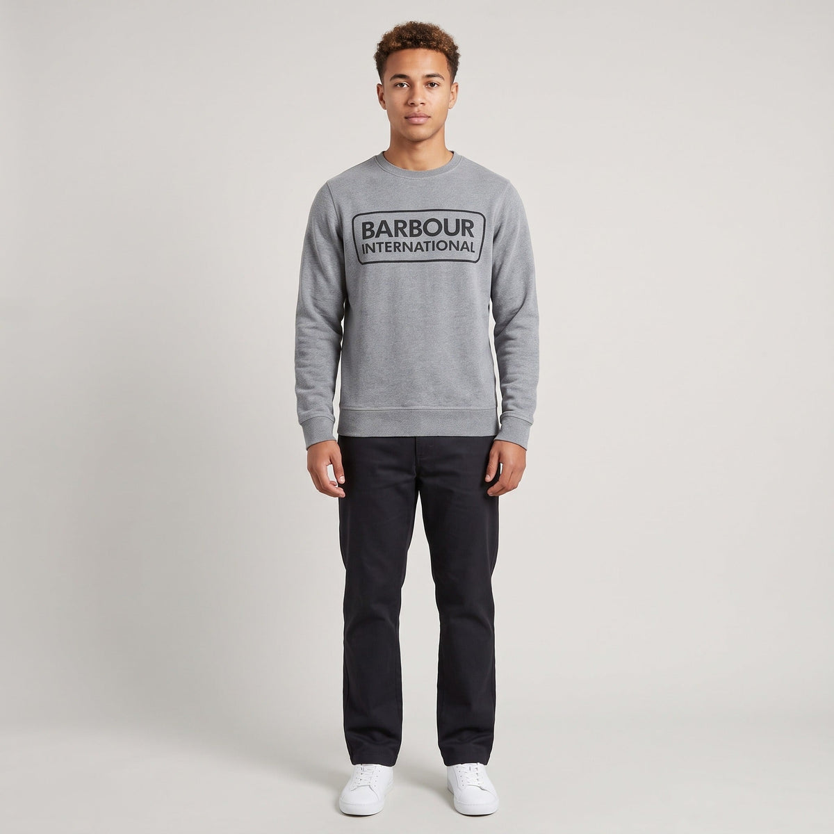 KI-Ansicht: Vintage Barbour International Sweater (S) getragen (KI-Visualisierung, Zustand siehe echte Fotos)