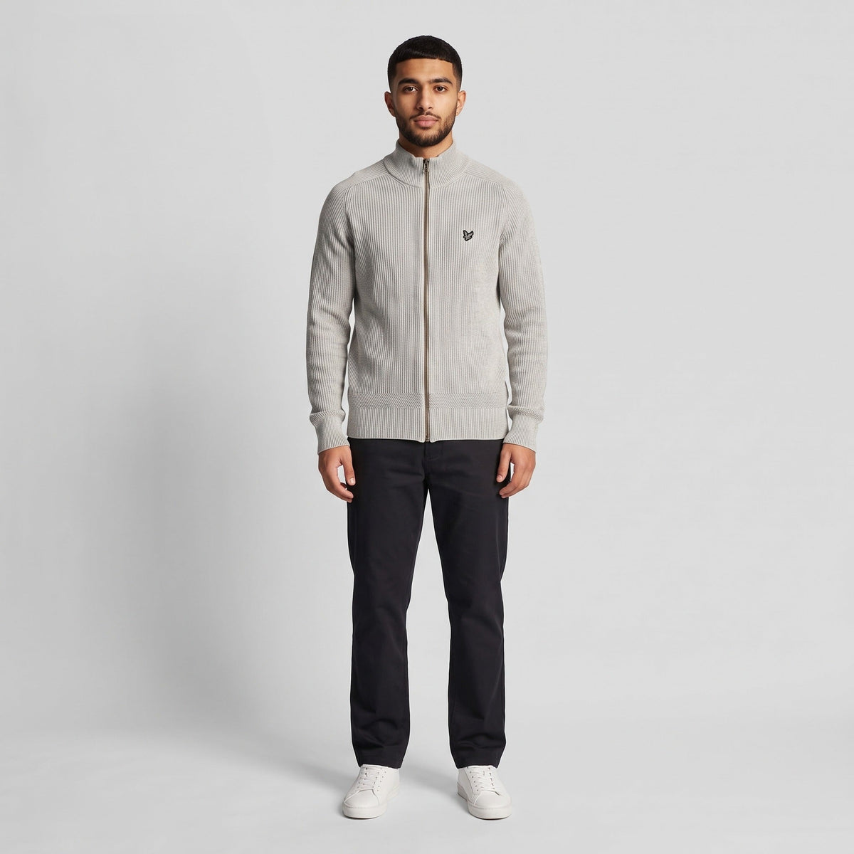 KI-Ansicht: Vintage Lyle & Scott Sweater (L) getragen (KI-Visualisierung, Zustand siehe echte Fotos)