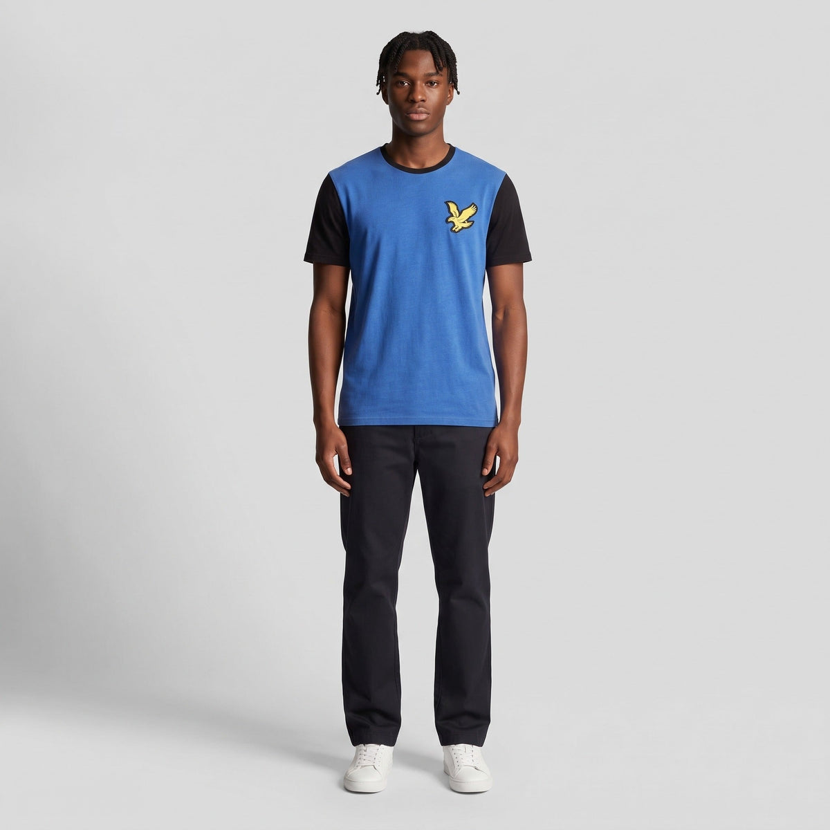 KI-Ansicht: Vintage Lyle & Scott T-Shirt (M) getragen (KI-Visualisierung, Zustand siehe echte Fotos)