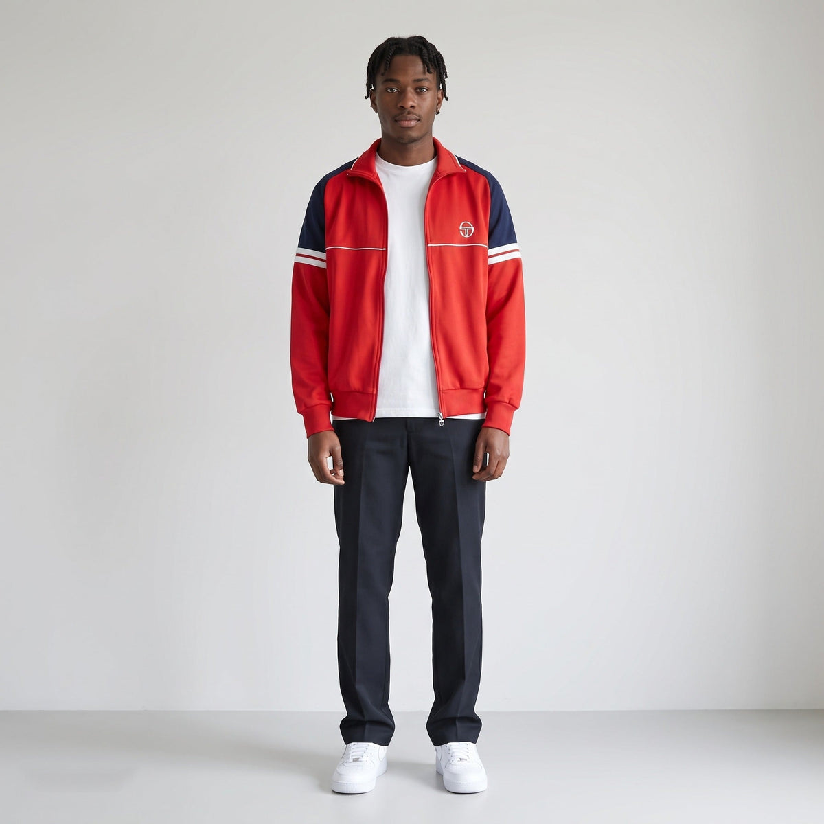 KI-Ansicht: Vintage Sergio Tacchini Trackjacket (M) getragen (KI-Visualisierung, Zustand siehe echte Fotos)