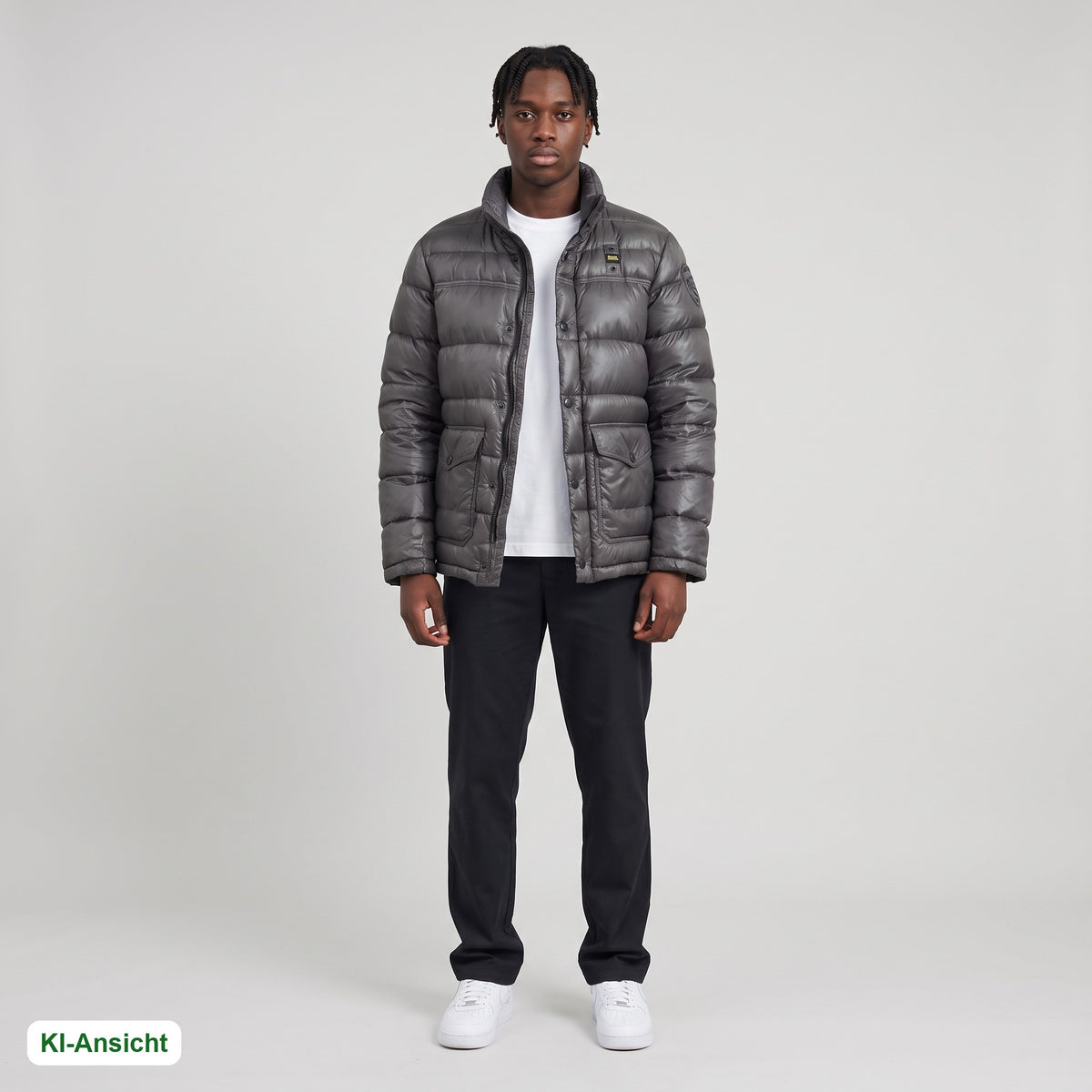 KI-Ansicht: Vintage Blauer Pufferjacke (?) getragen (KI-Visualisierung, Zustand siehe echte Fotos)