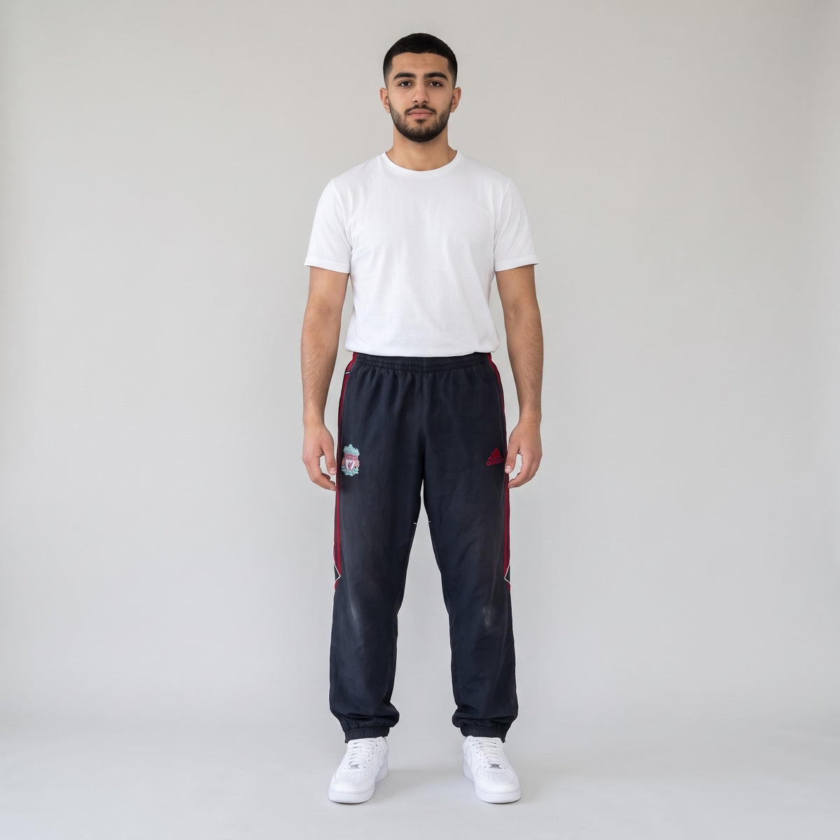 KI-Ansicht: Vintage Liverpool Trackpants (S) getragen (aus unseren echten Fotos dieses Teils)