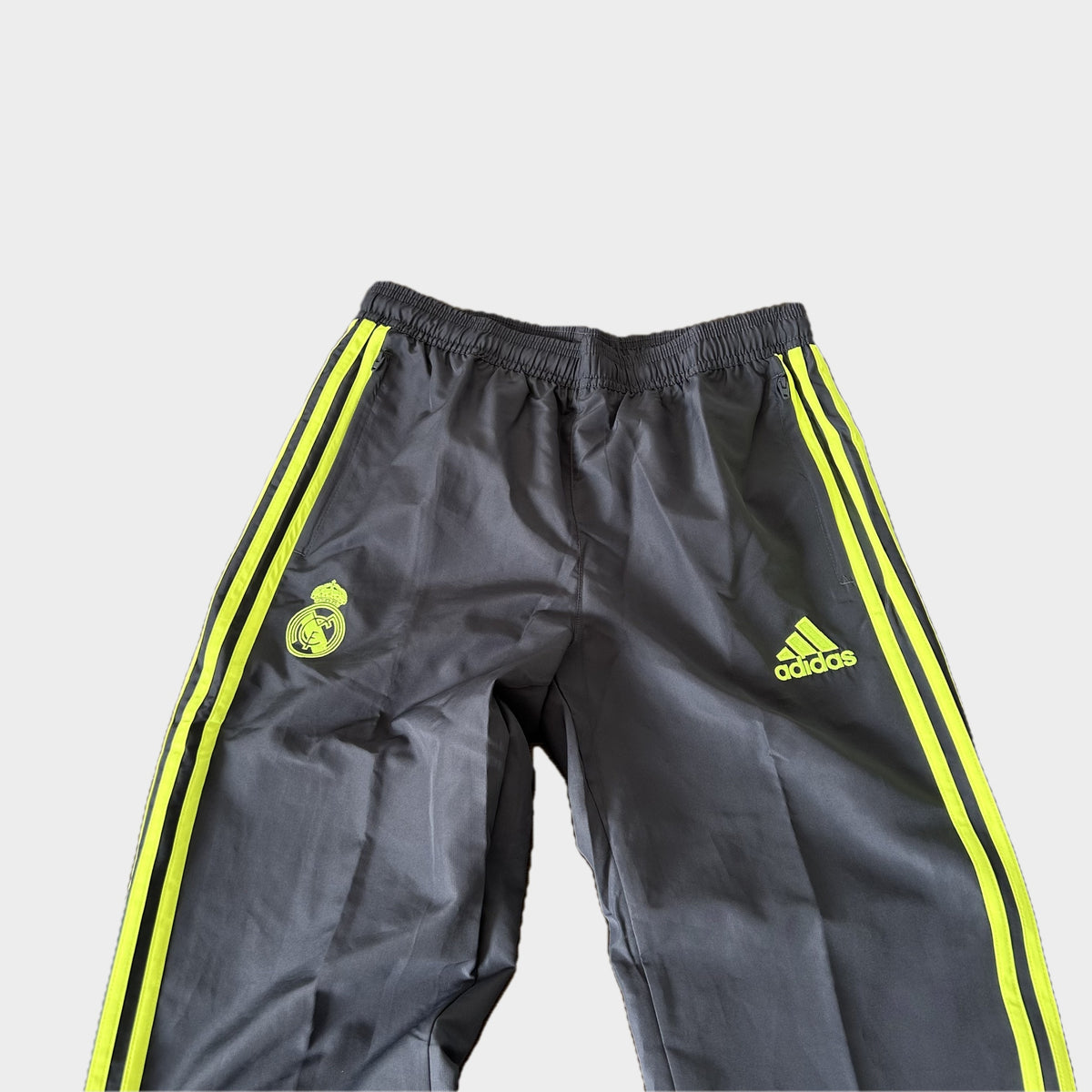 Vintage Adidas Trackpants (S/M)