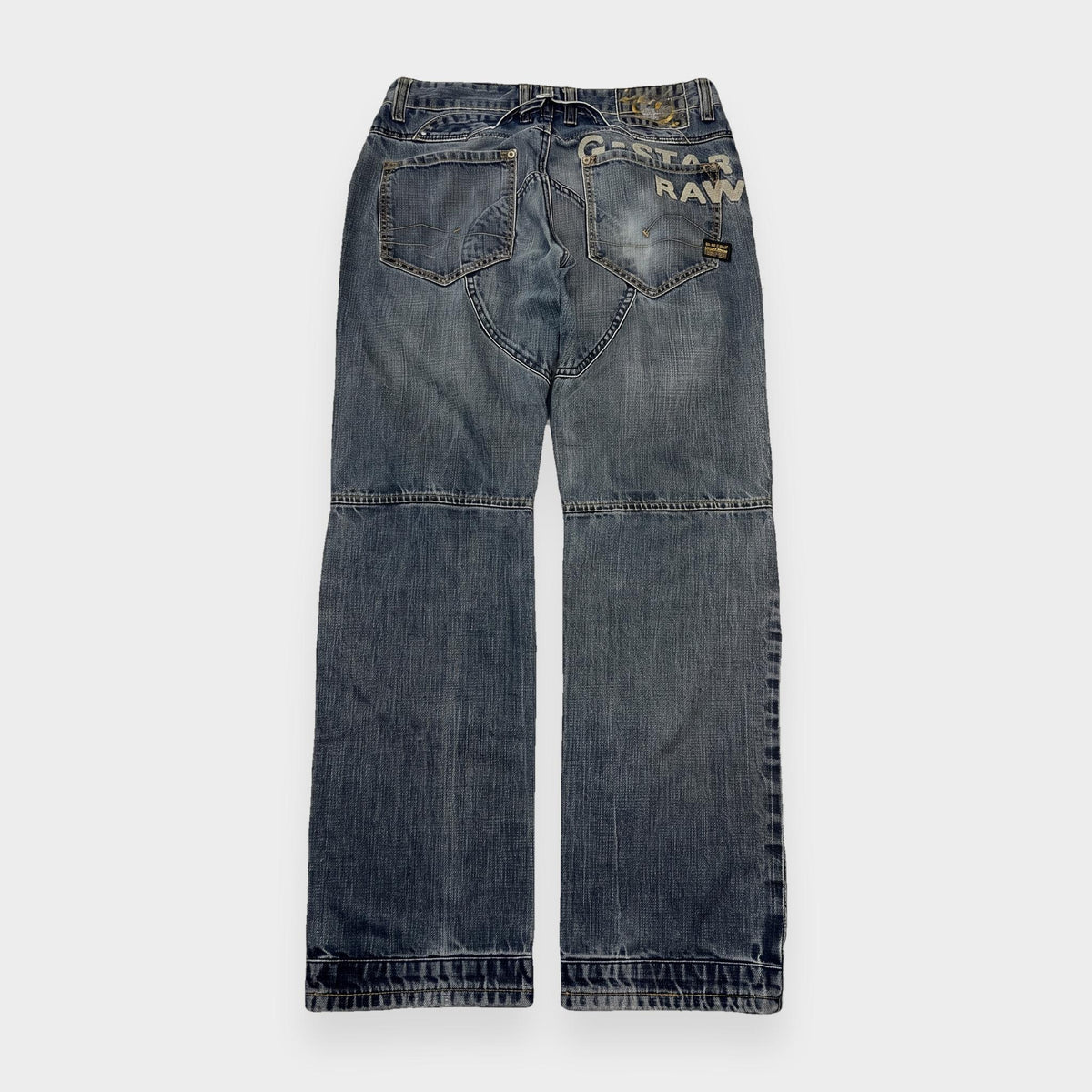 KI-Cover: Vintage G-Star Jeans (W31 L31), glatt gelegt (aus unseren echten Fotos dieses Teils)