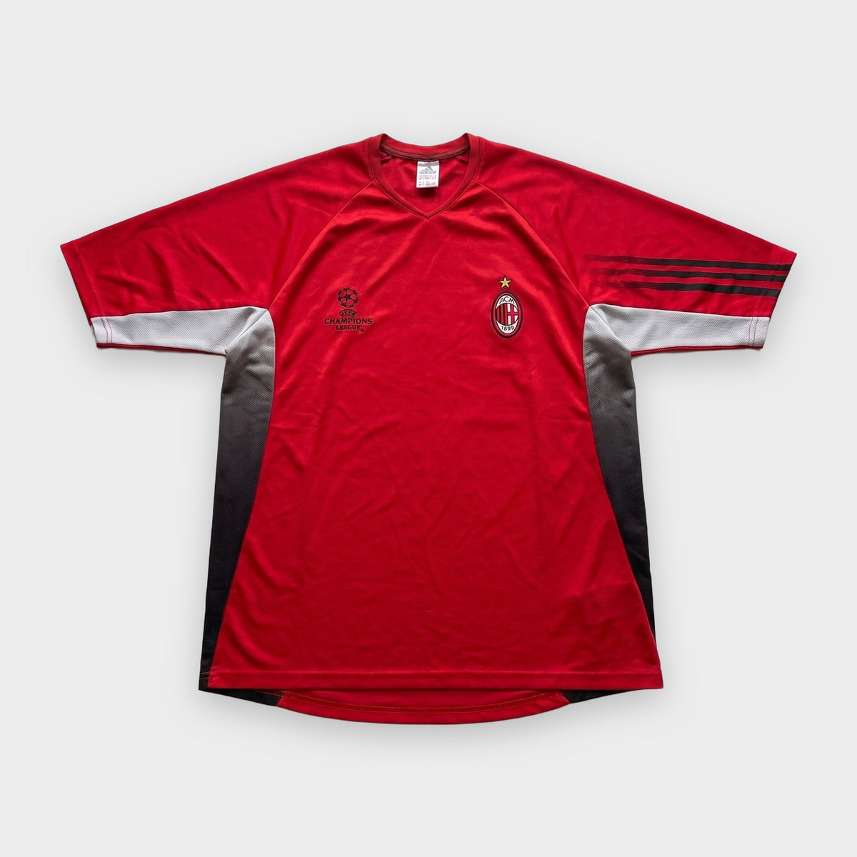KI-Cover: Vintage Adidas Trikot (M), aus unseren Fotos geglättet (Zustand siehe echte Fotos)