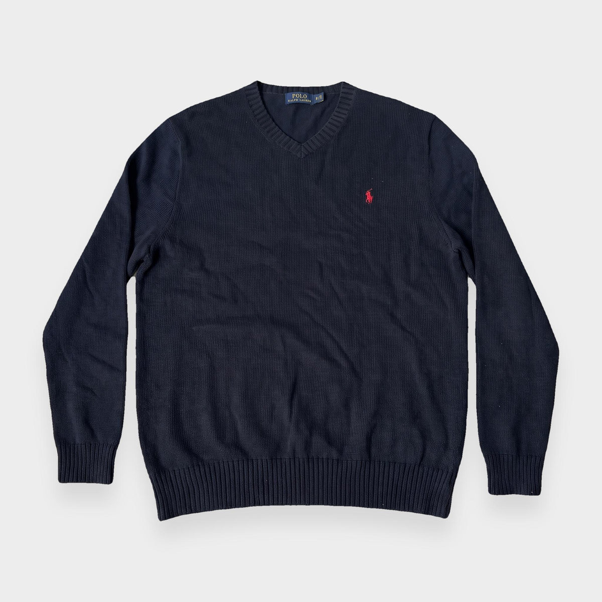 KI-Cover: Vintage Polo Ralph Lauren Sweater (XL), glatt gelegt (aus unseren echten Fotos dieses Teils)