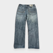 KI-Cover: Vintage Diesel Jeans (W29 L29), glatt gelegt (aus unseren echten Fotos dieses Teils)