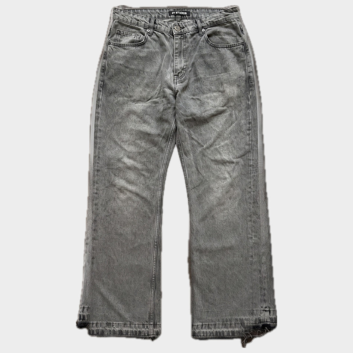 Glattes Liegefoto: Vintage 2Y Studios Jeans (W34 L33) (KI-Aufbereitung, Zustand siehe echte Fotos)