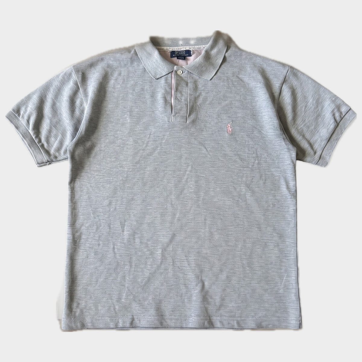 Glattes Liegefoto: Vintage Polo Ralph Lauren Poloshirt (M) (KI-Aufbereitung, Zustand siehe echte Fotos)