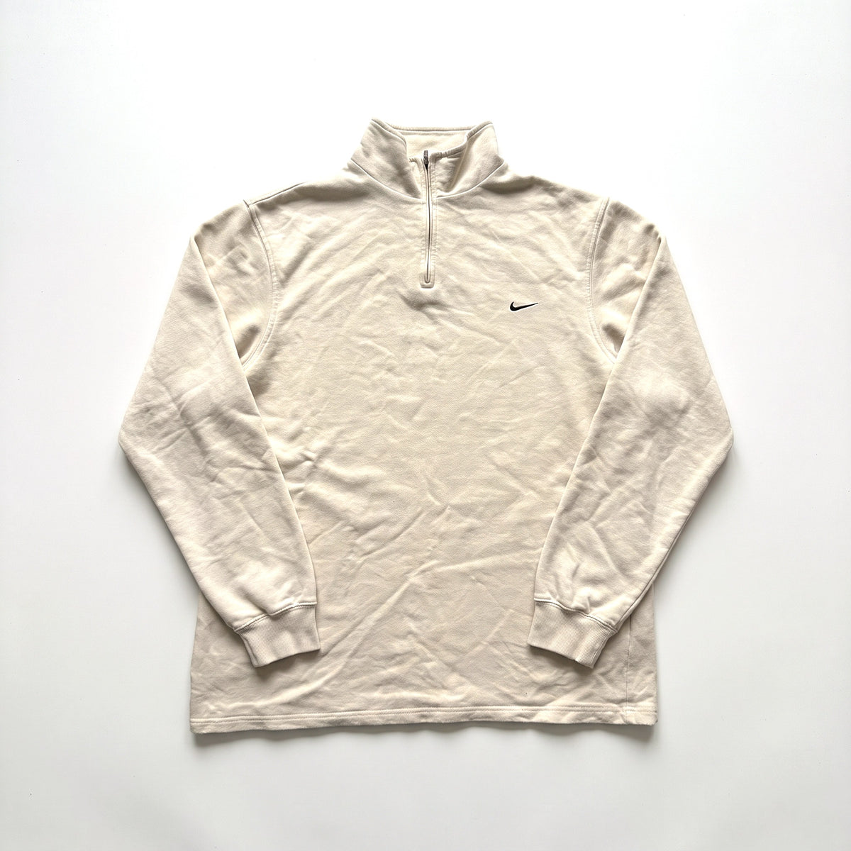 KI-Cover: Vintage Nike Sweater (M), aus unseren Fotos geglättet (KI-Ansicht nach unseren Fotos)