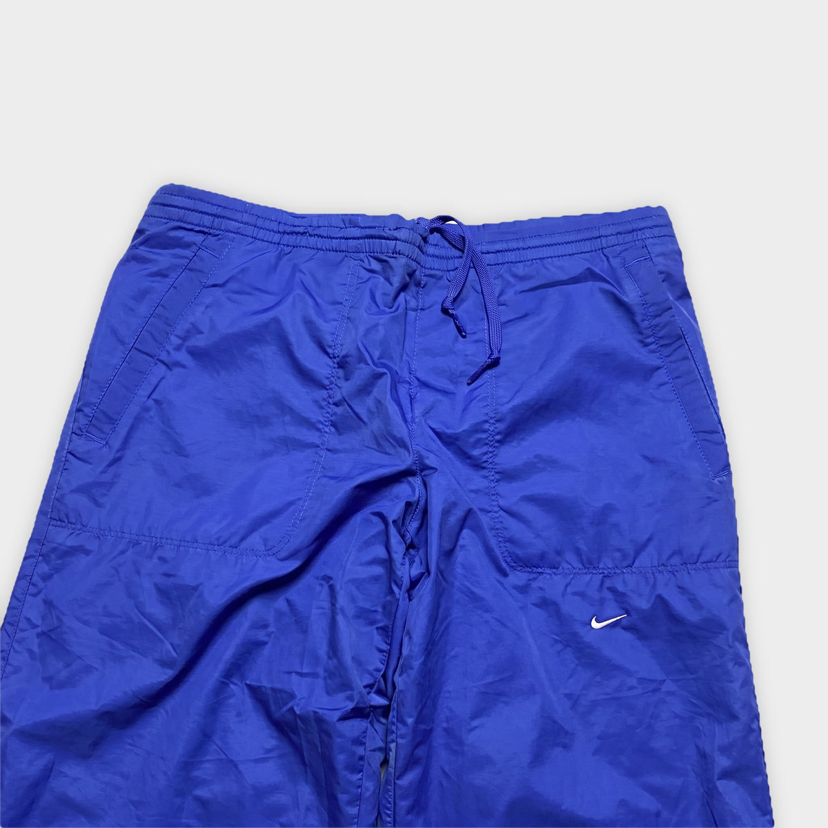KI-Detail: Vintage Nike Trackpants (M), KI-Ansicht nach unseren Fotos