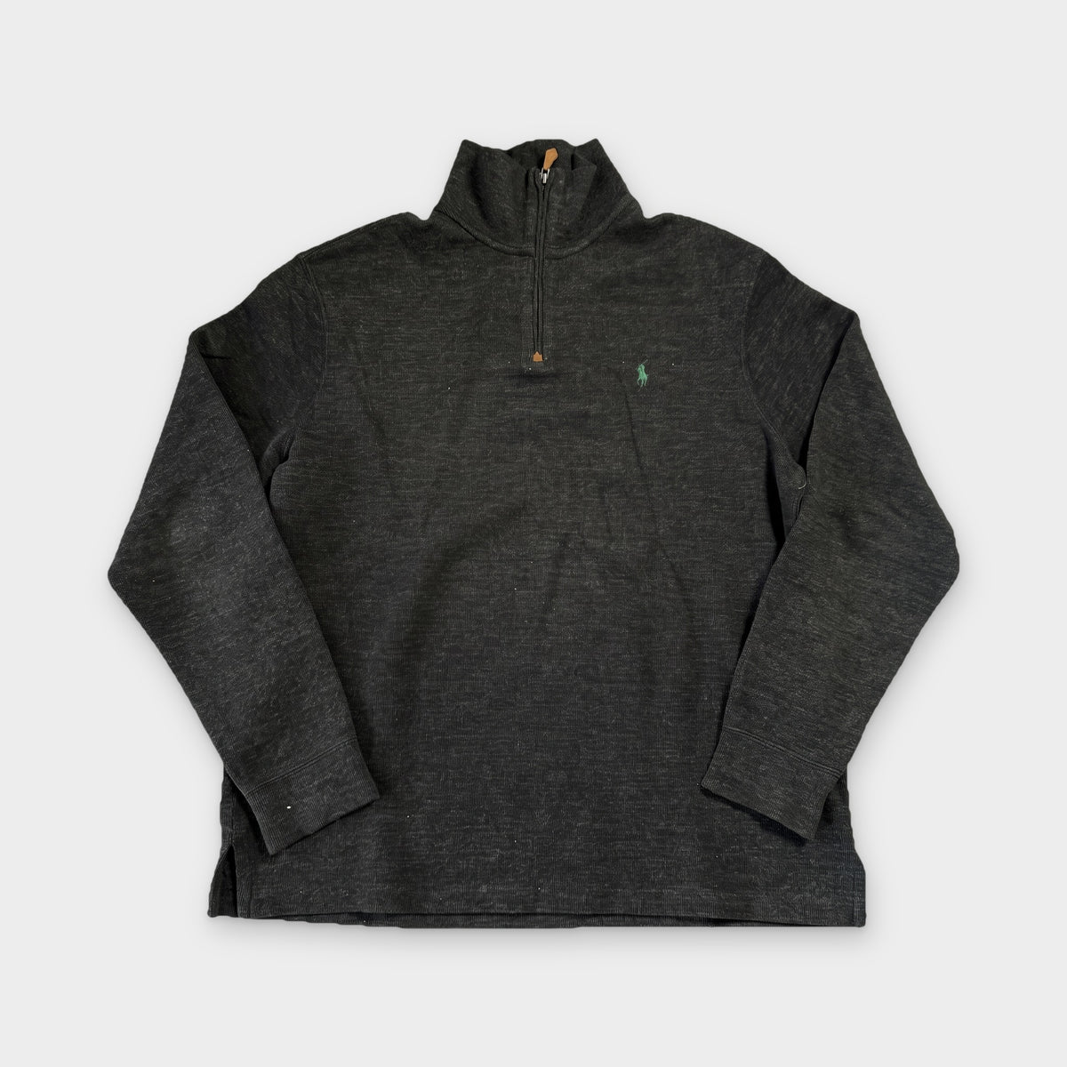 KI-Cover: Vintage Ralph Lauren Halfzip (L), aus unseren Fotos geglättet (KI-Ansicht nach unseren Fotos)