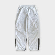 KI-Cover: Vintage Nike Trackpants (M), aus unseren Fotos geglättet (KI-Ansicht nach unseren Fotos)