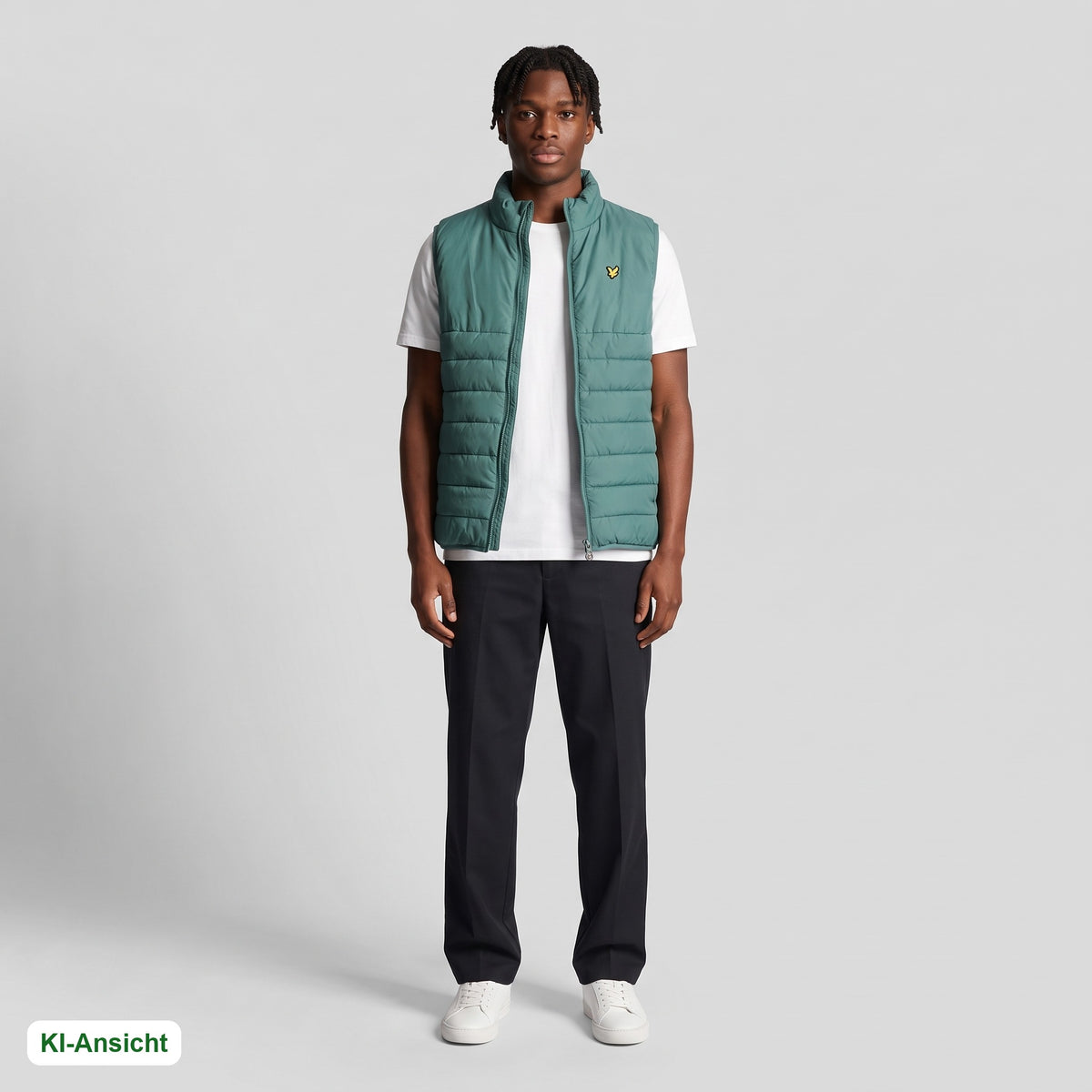 KI-Ansicht: Vintage Lyle & Scott Weste (XS) getragen (KI-Visualisierung, Zustand siehe echte Fotos)
